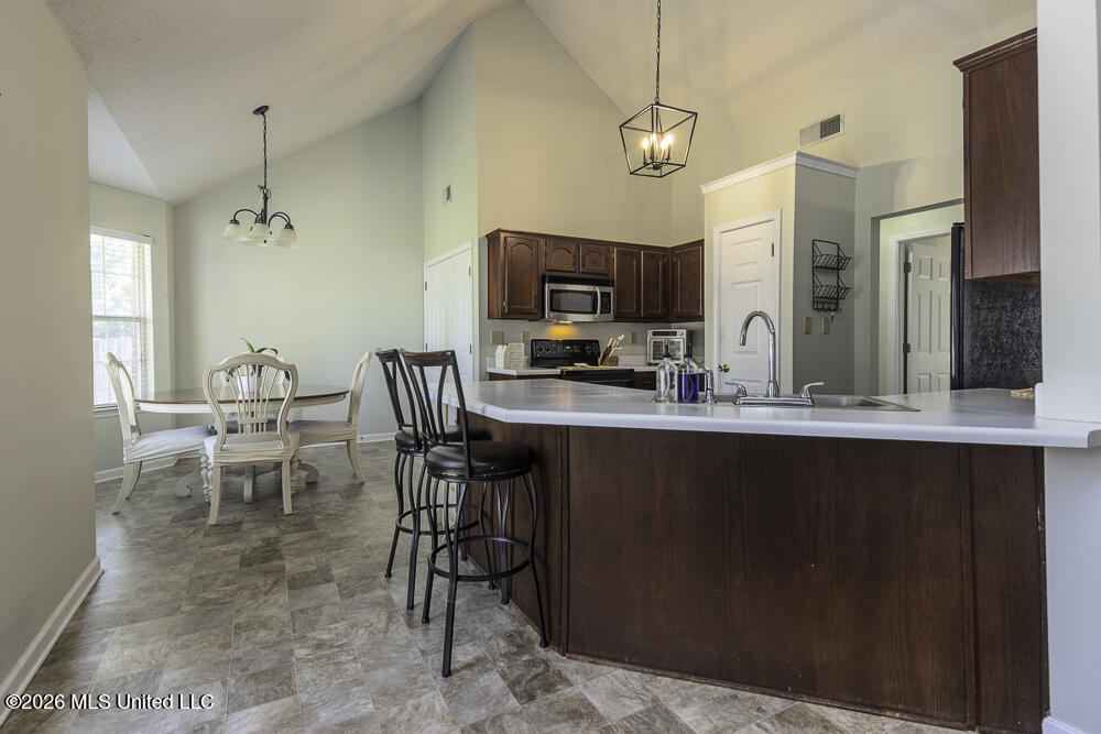 6890 Ranch Ridge Cove Property Photo 10