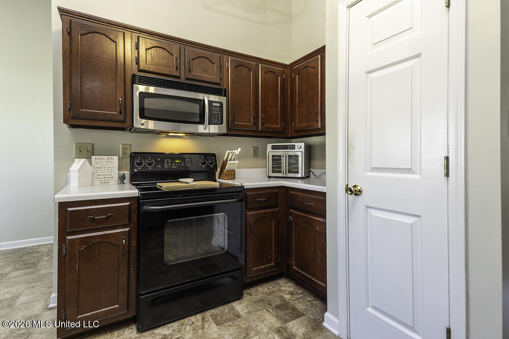 6890 Ranch Ridge Cove Property Photo 12