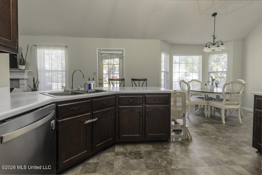 6890 Ranch Ridge Cove Property Photo 13