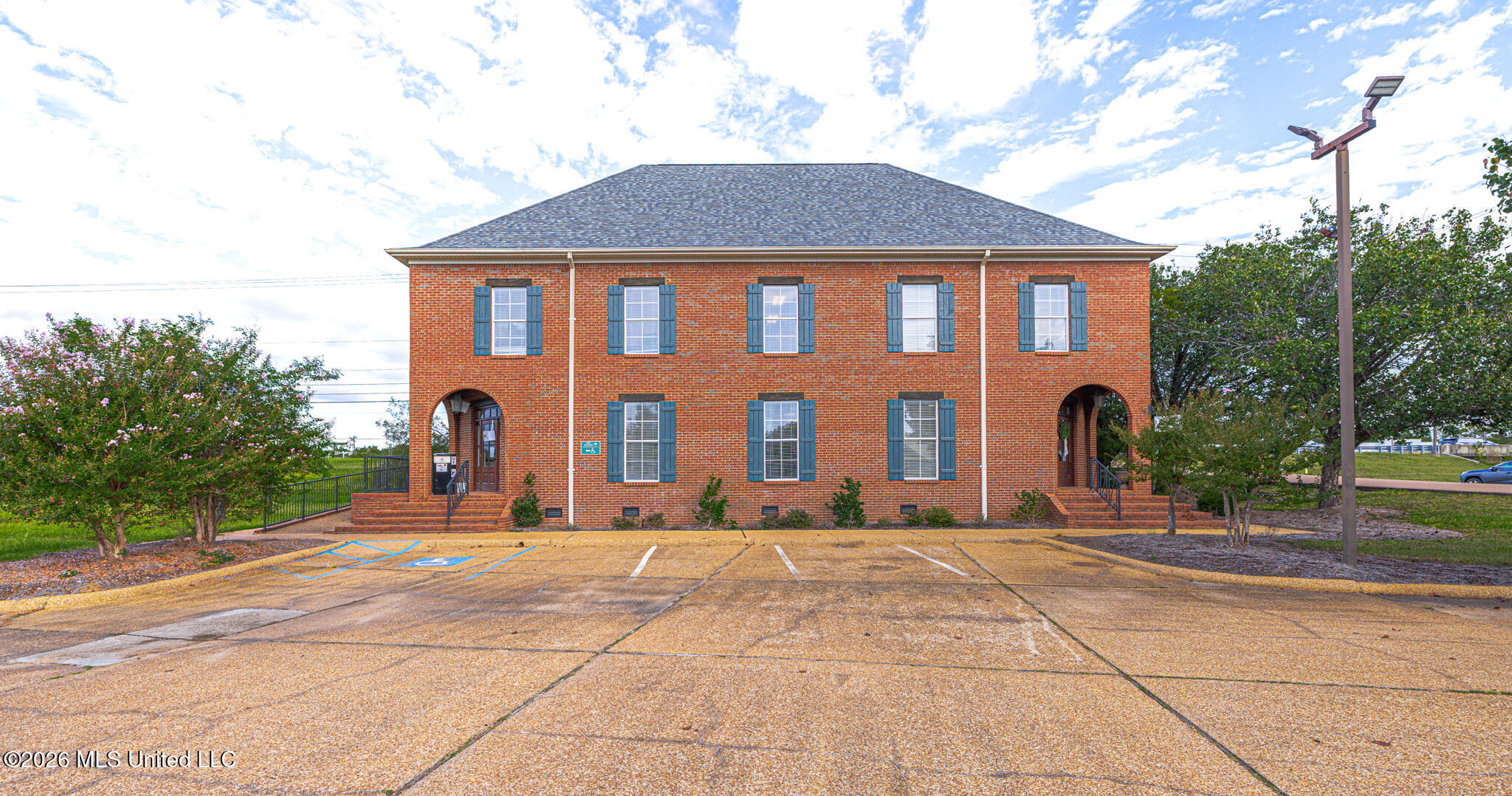 4001 Lakeland Drive