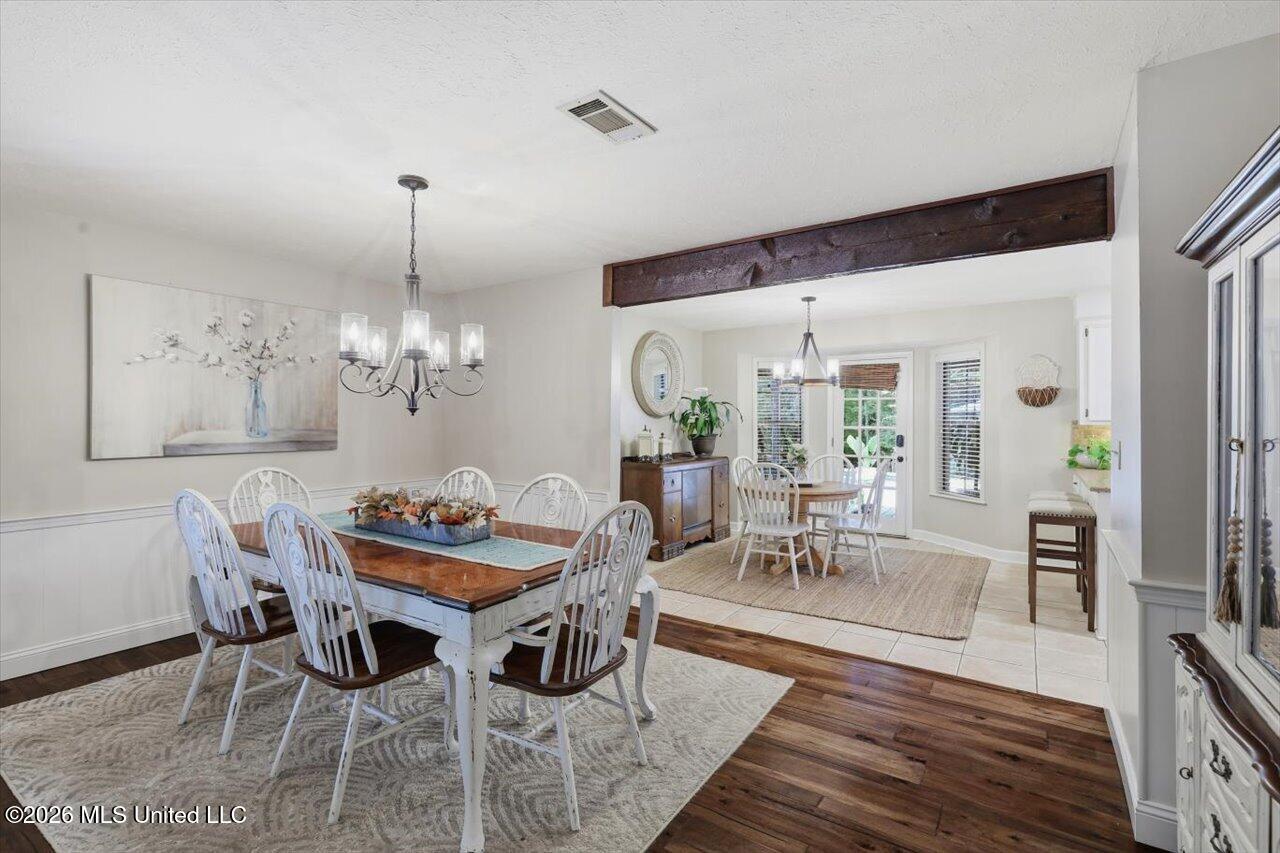 113 Quail Hollow Place Property Photo 6