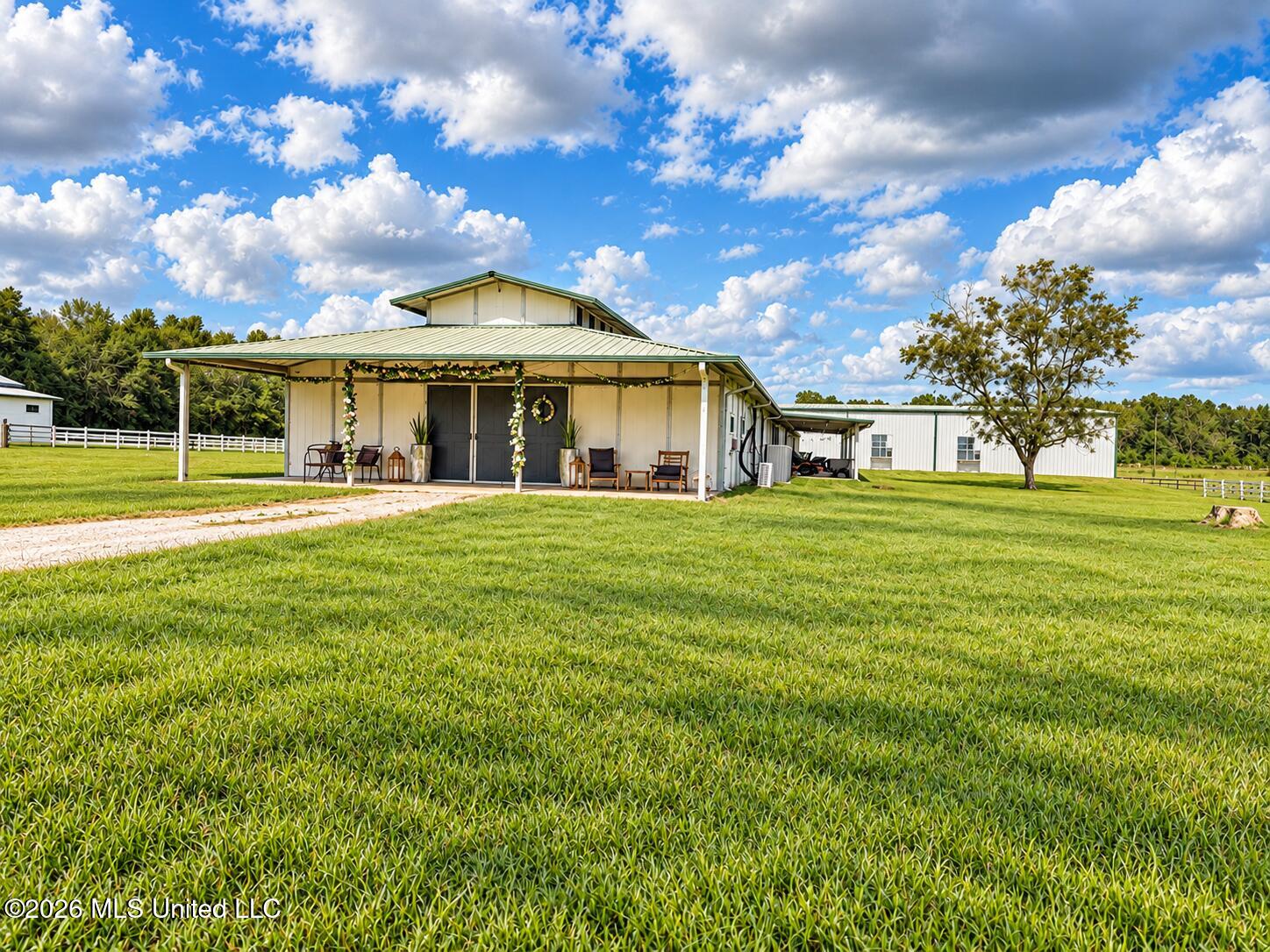 11450 County Farm Road Property Photo 1