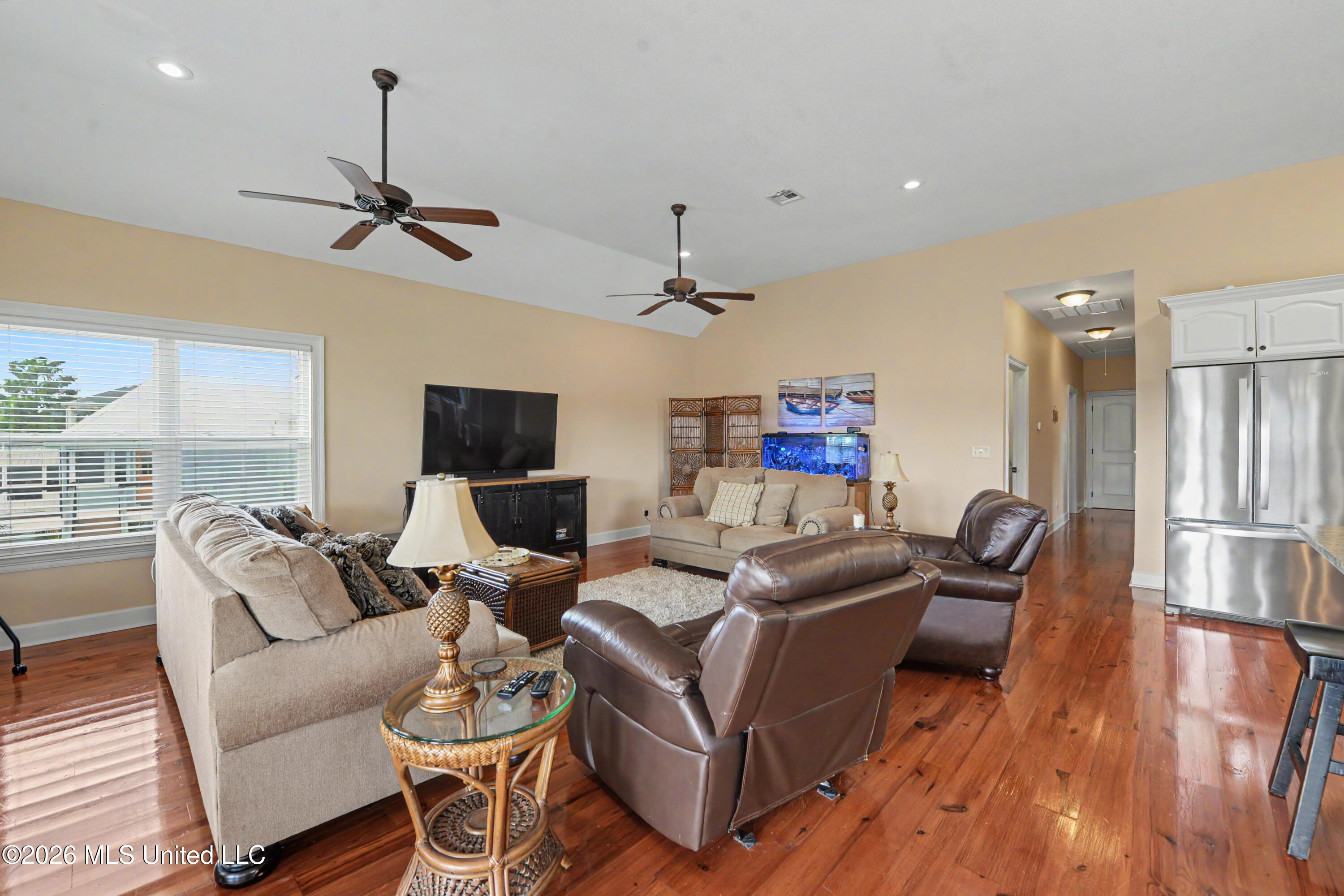 854 Deer Drive Property Photo 4