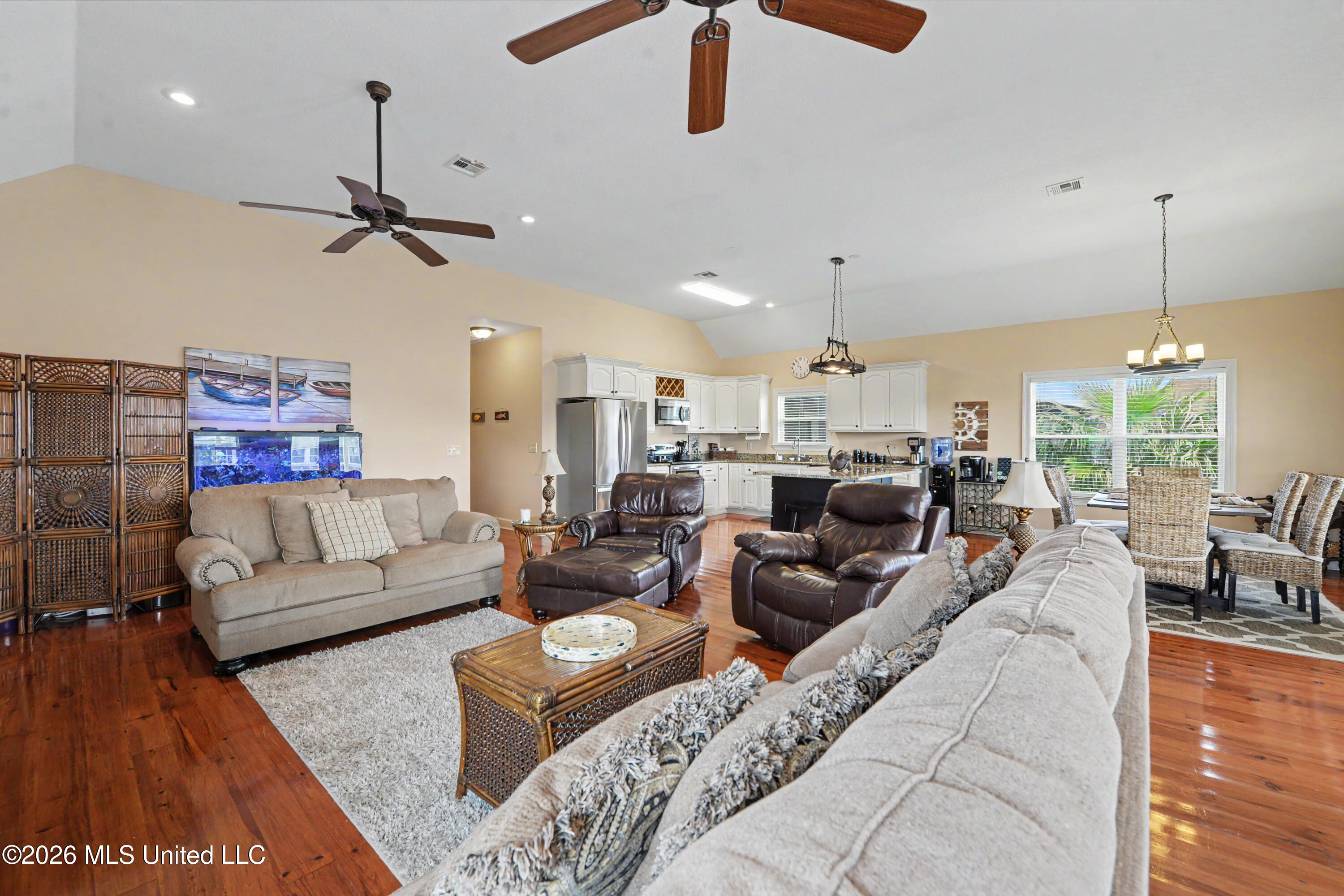 854 Deer Drive Property Photo 5