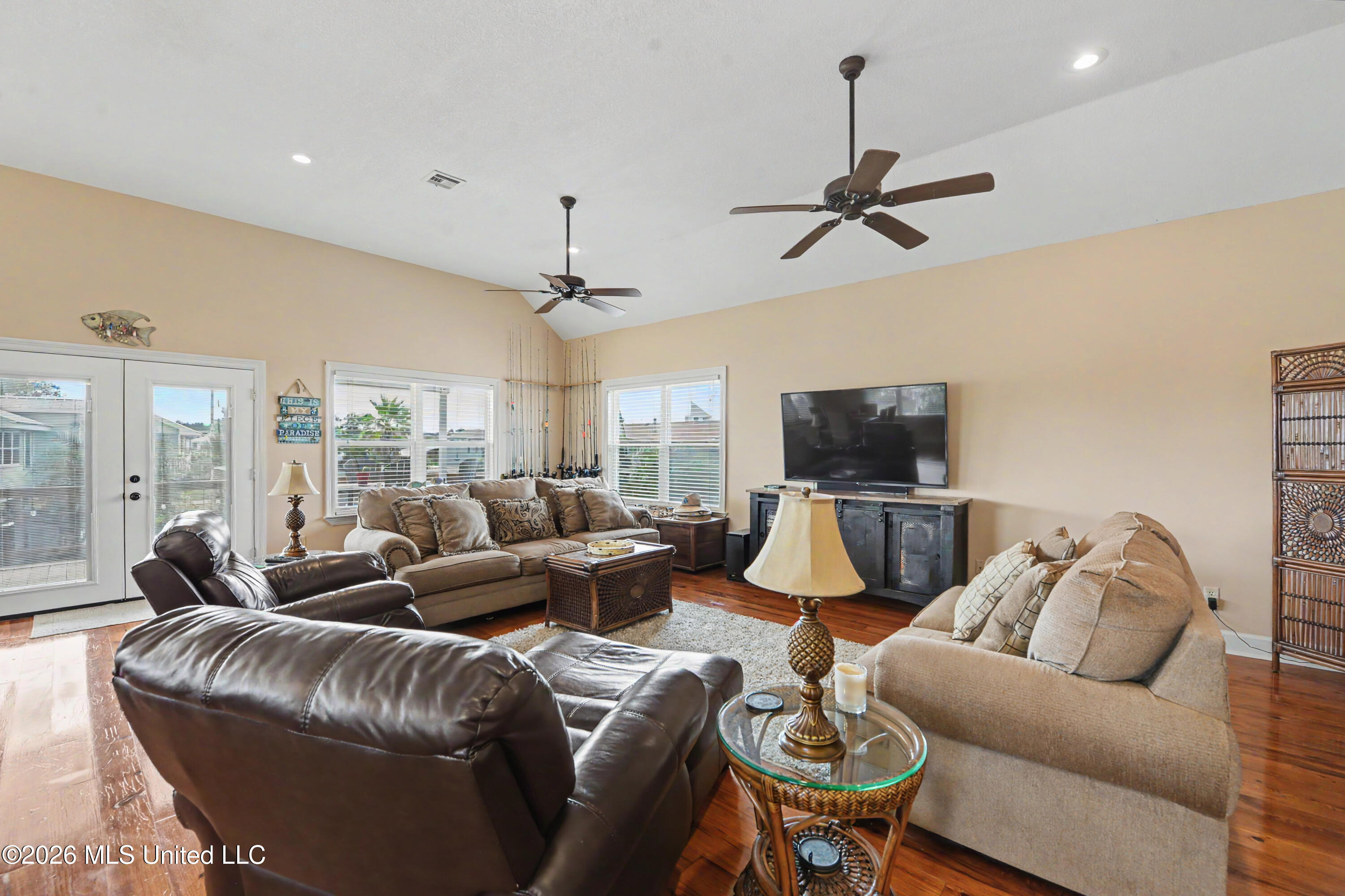 854 Deer Drive Property Photo 6