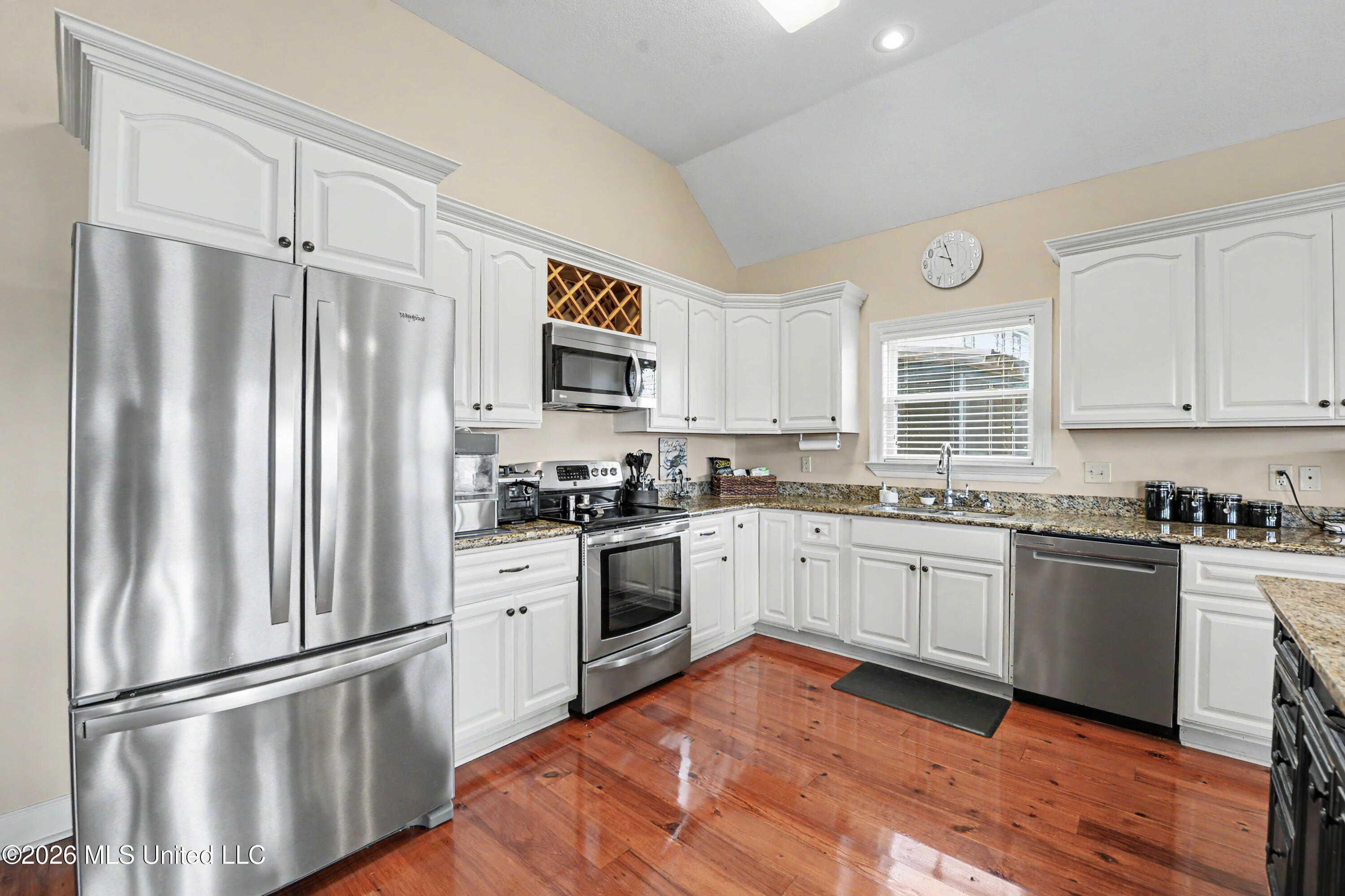 854 Deer Drive Property Photo 9
