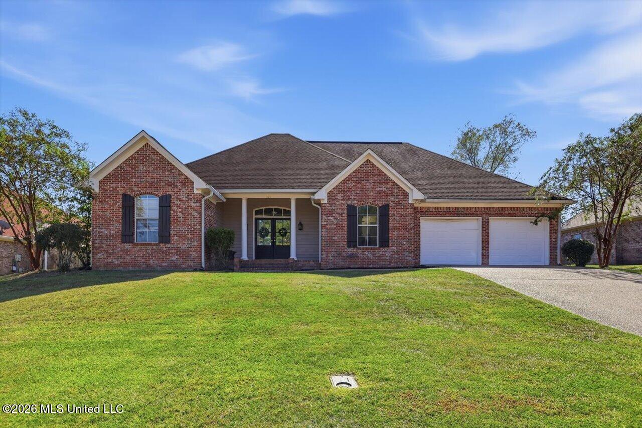 213 Travis Trail