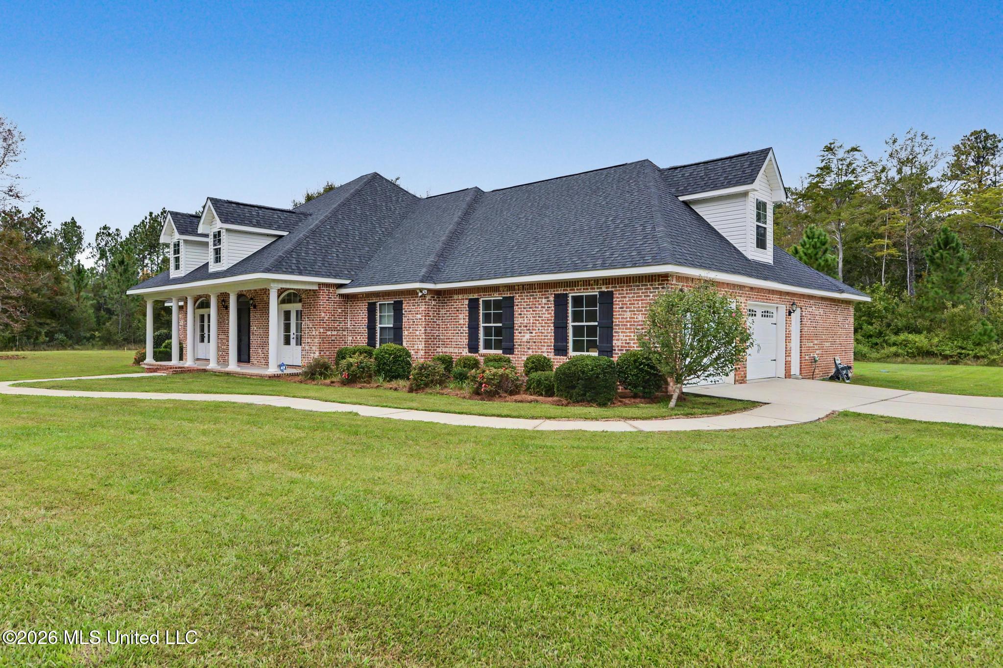 20201 Larry Carter Road Property Photo 2