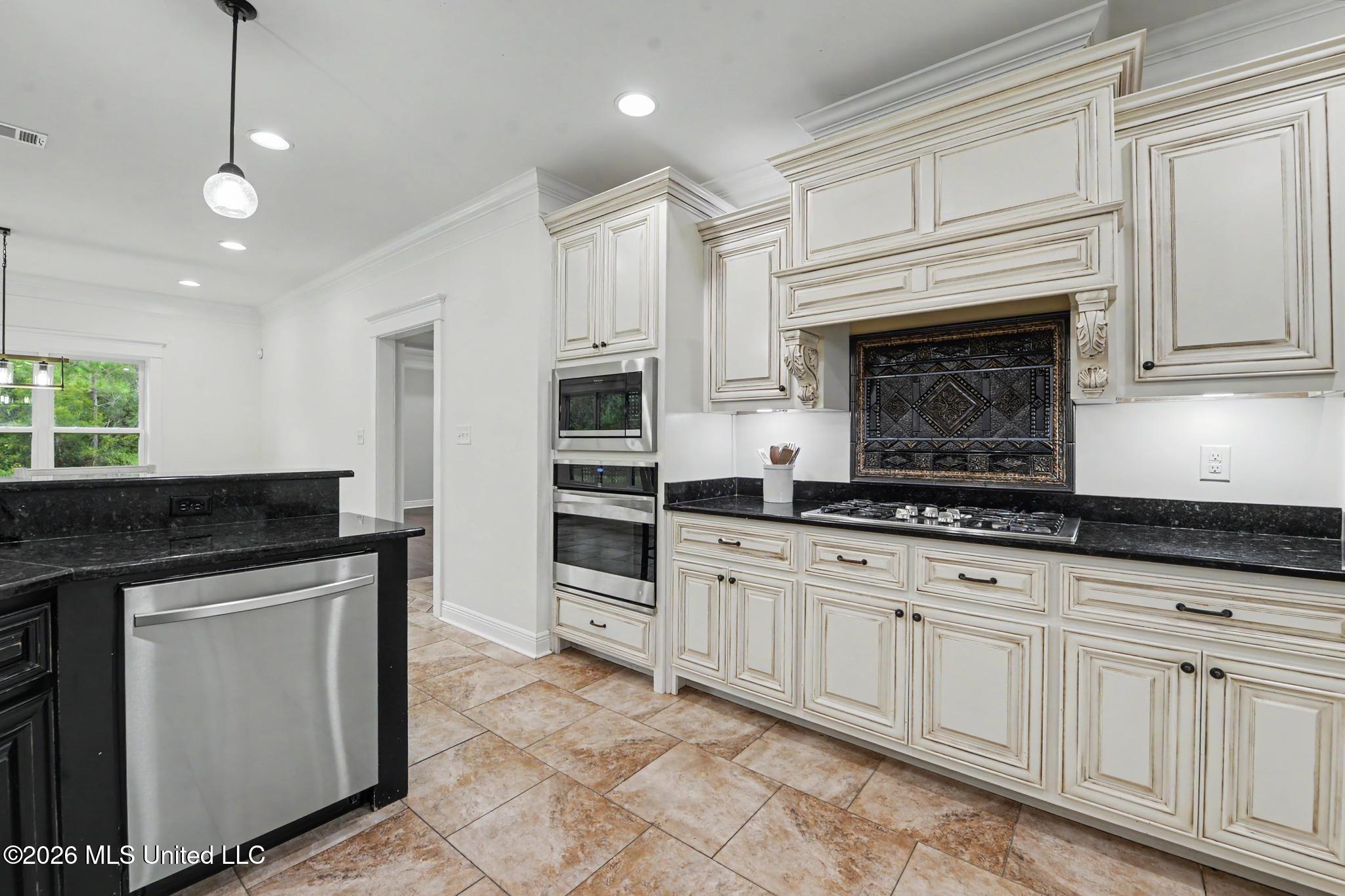 20201 Larry Carter Road Property Photo 9