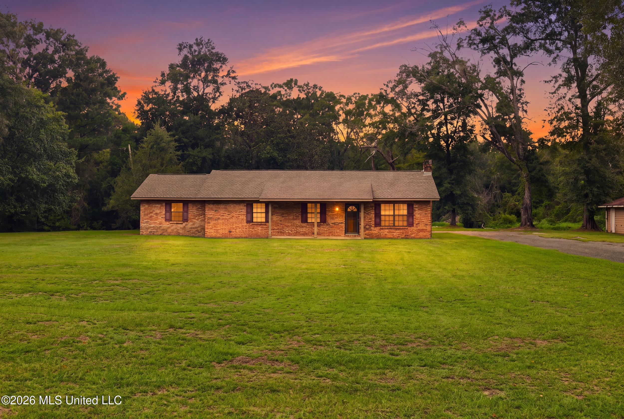 123 E Wilkerson Ferry Road Property Photo 1