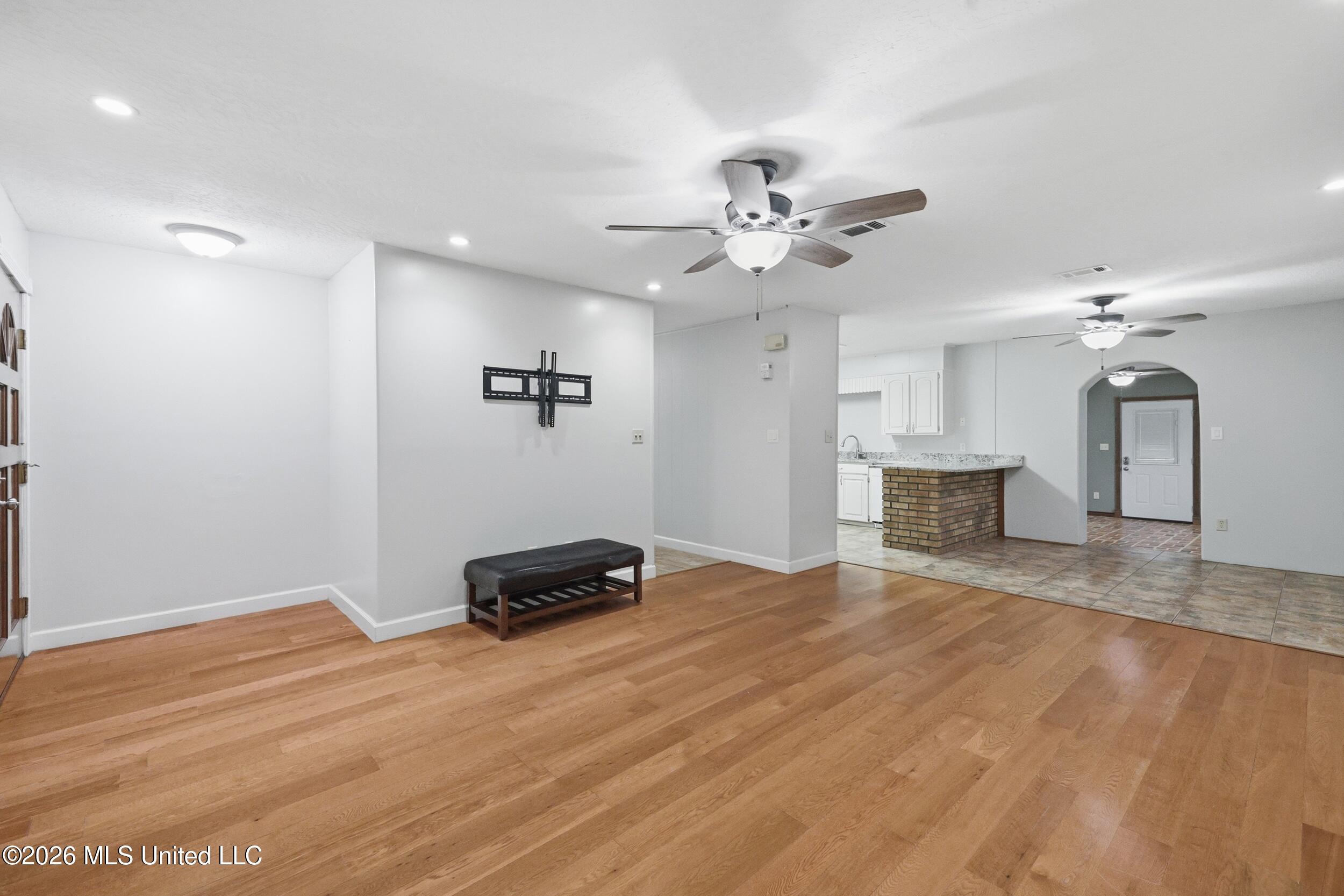 123 E Wilkerson Ferry Road Property Photo 7