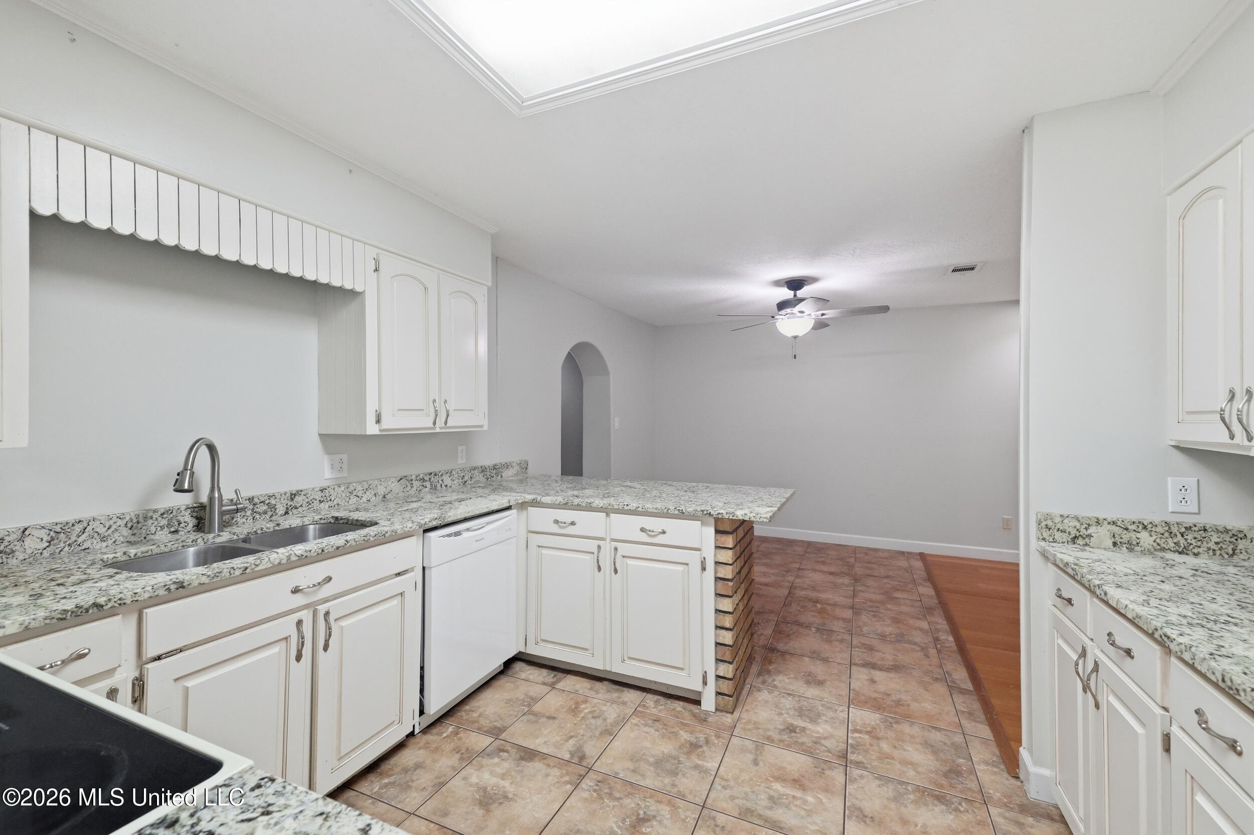 123 E Wilkerson Ferry Road Property Photo 9