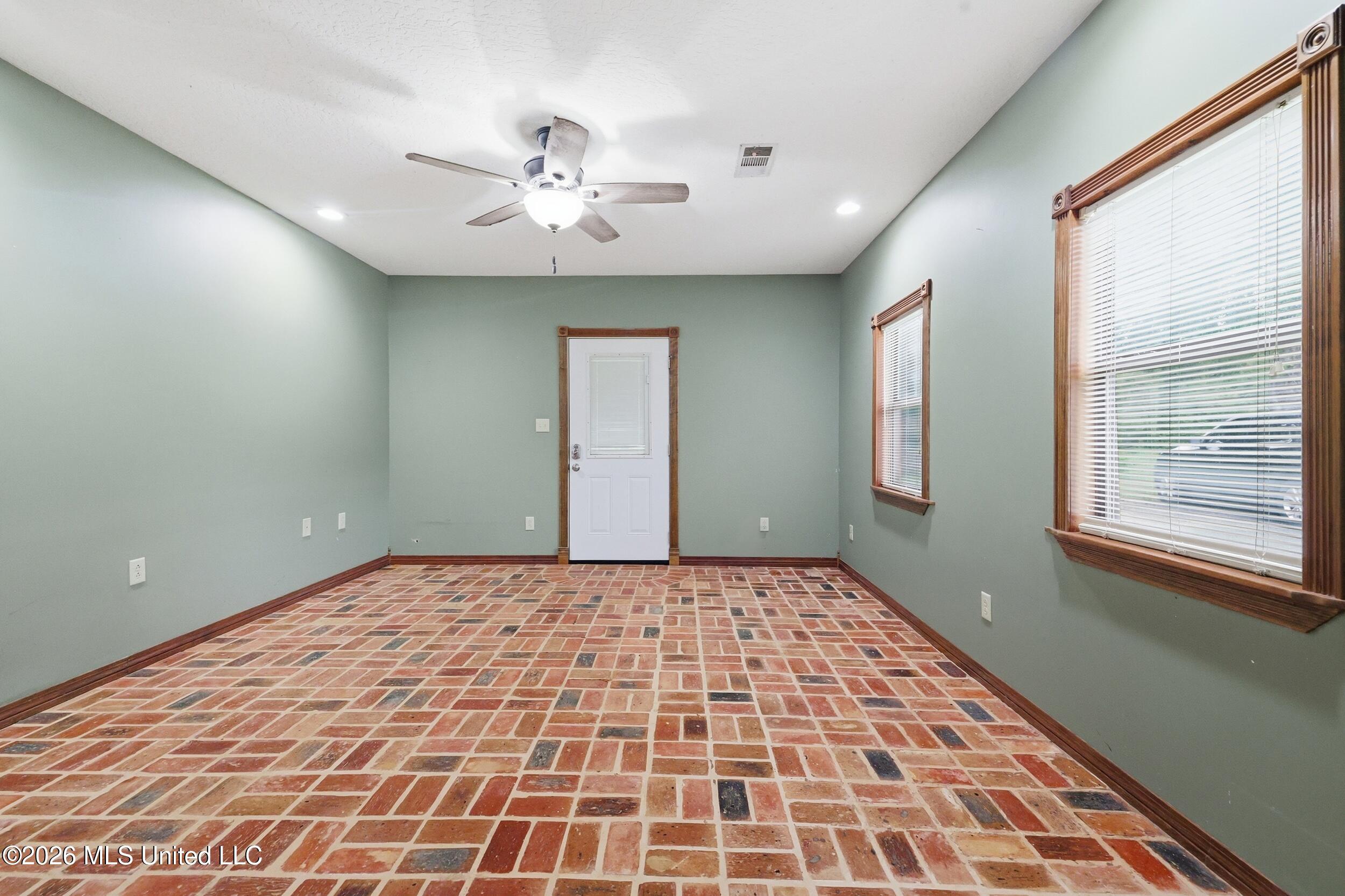 123 E Wilkerson Ferry Road Property Photo 12