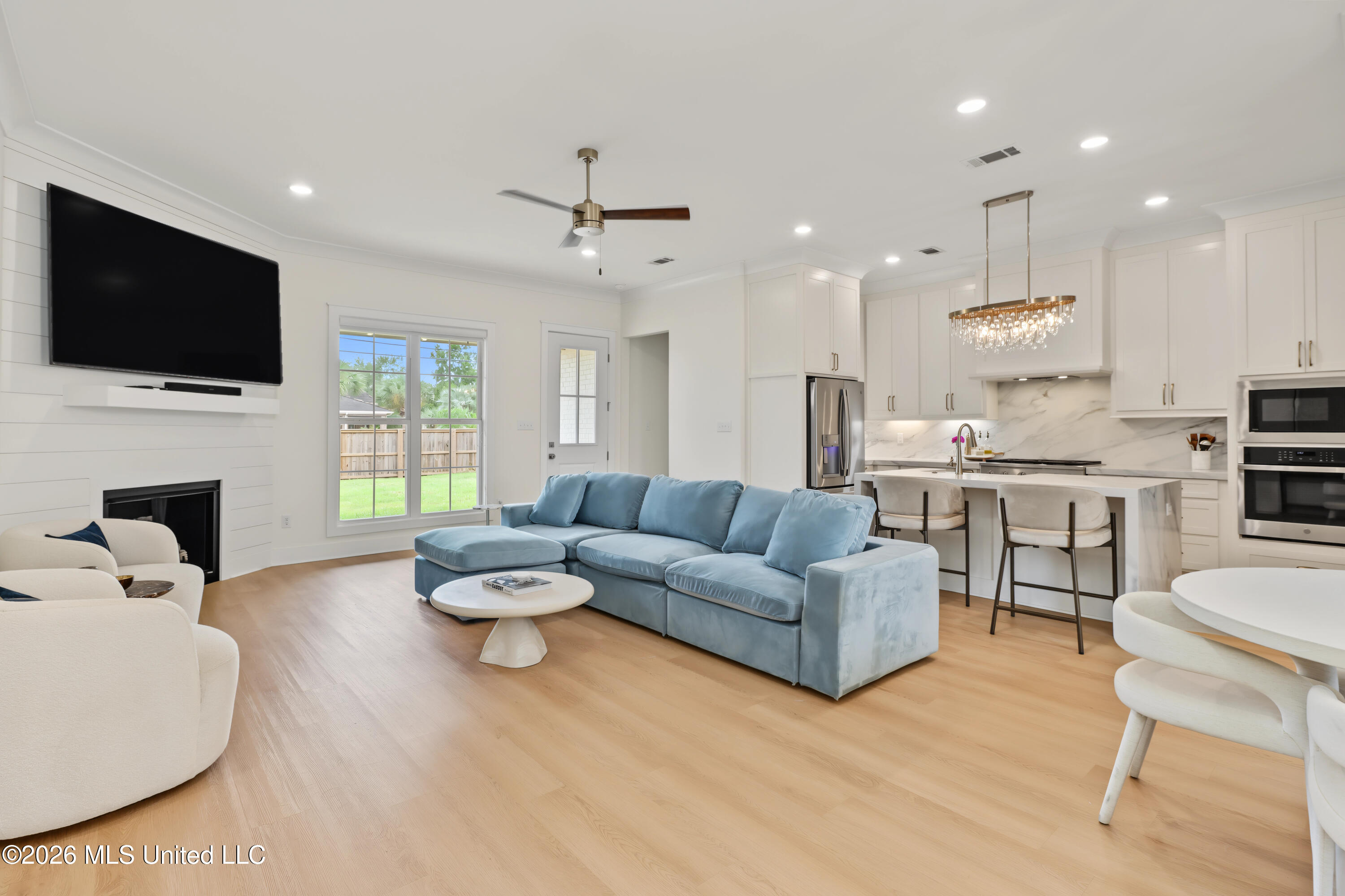 10863 Lily Lane Property Photo 3