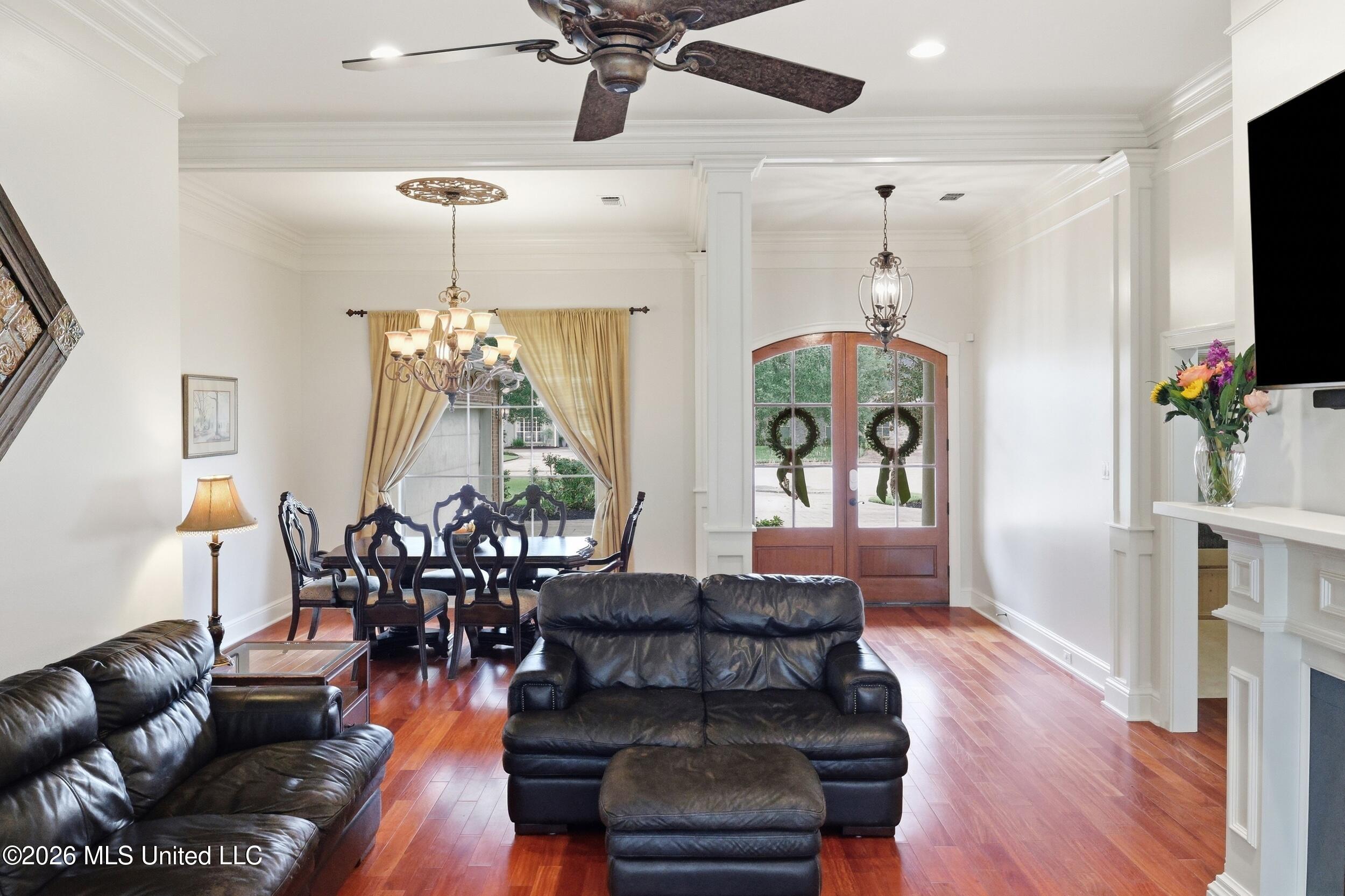 9308 Alcove Lane Property Photo 6