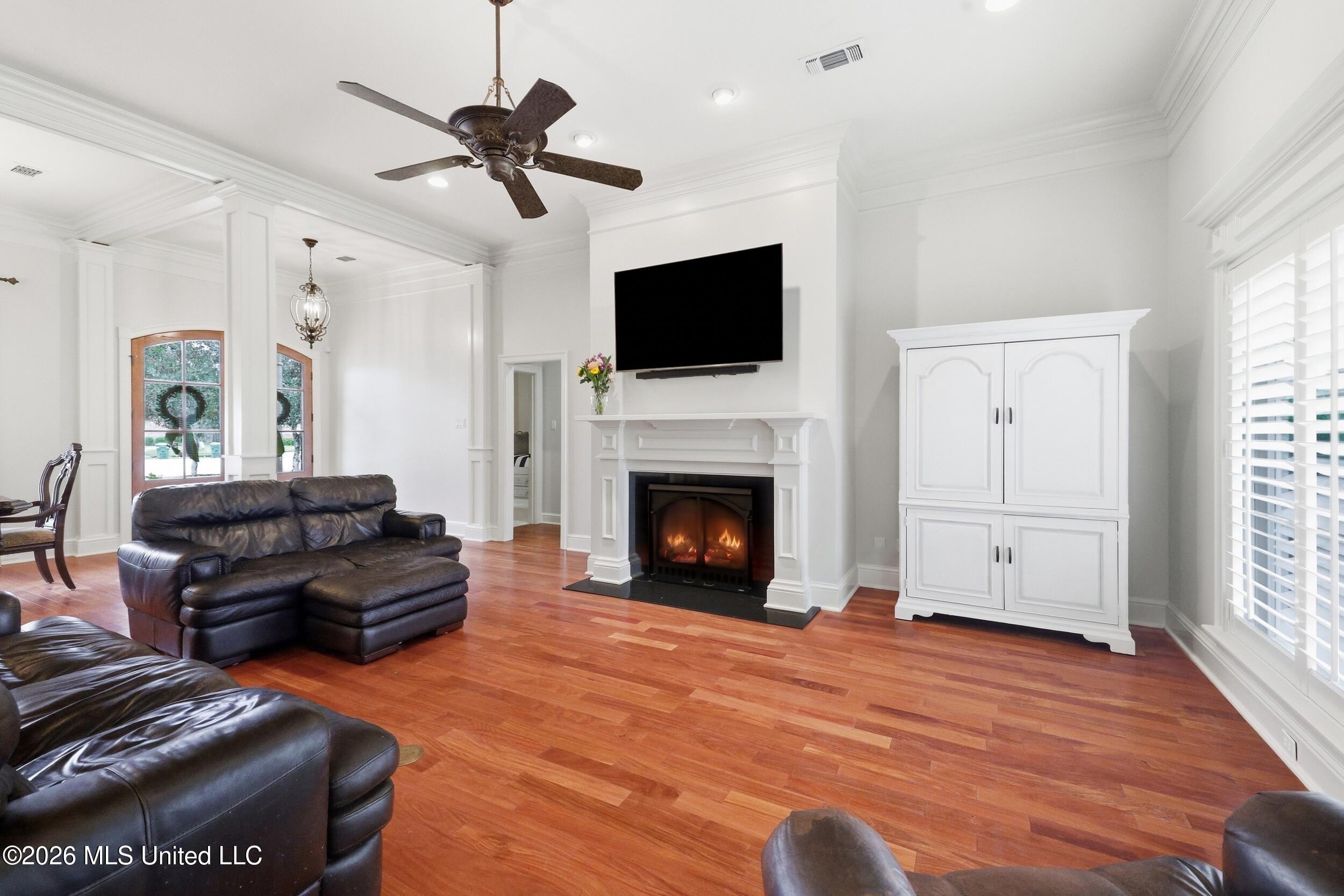 9308 Alcove Lane Property Photo 7