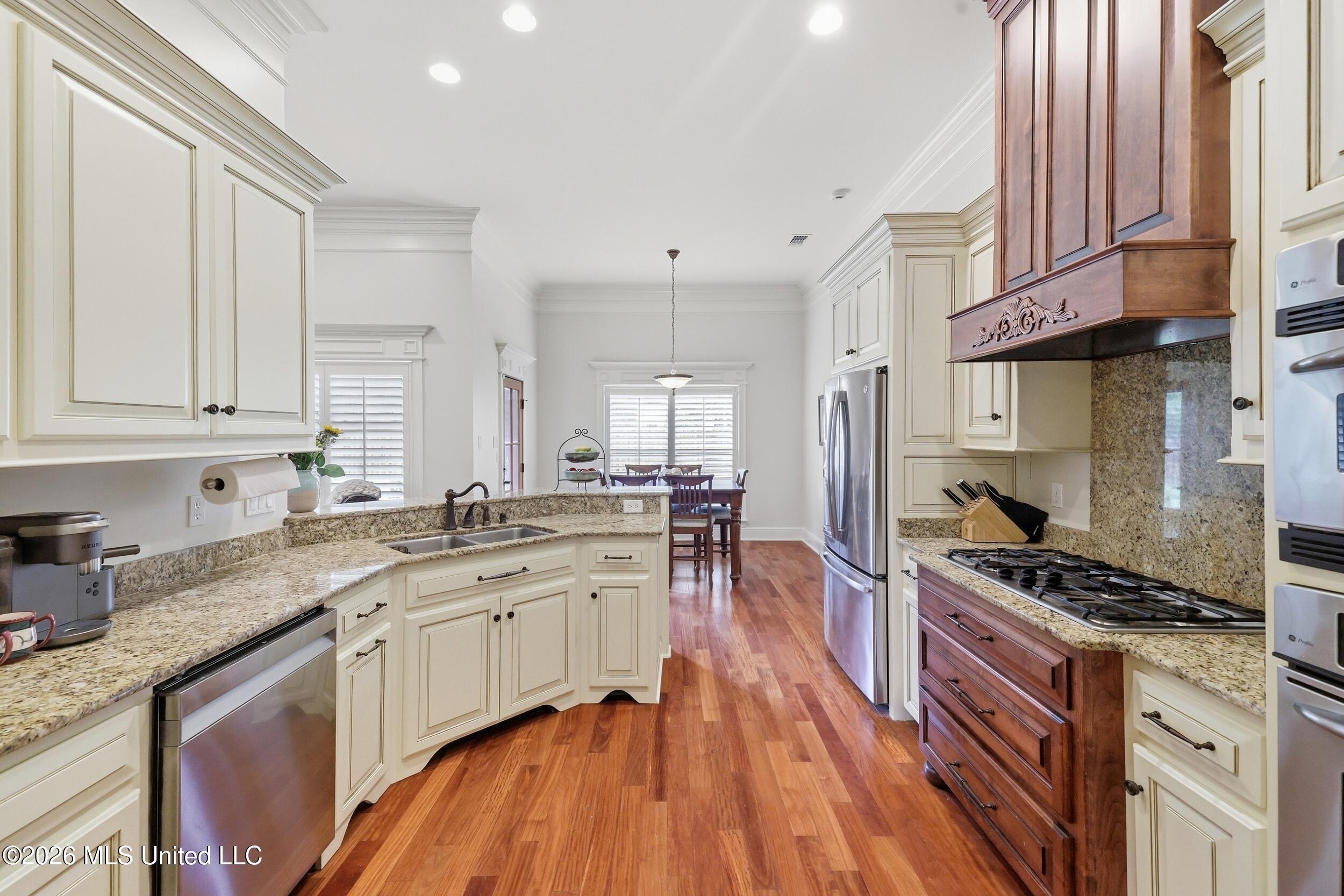 9308 Alcove Lane Property Photo 15