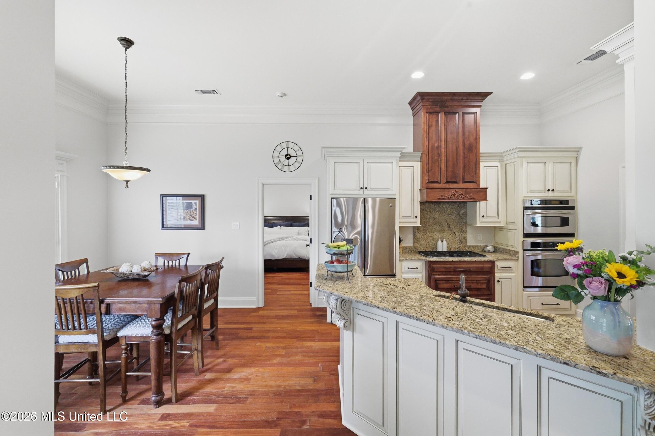 9308 Alcove Lane Property Photo 17