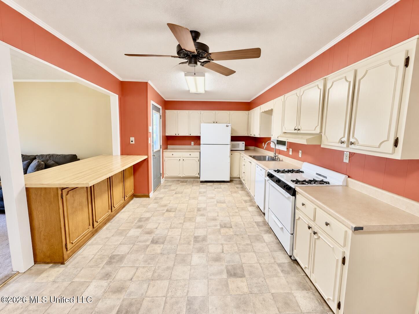 665 Scenic Drive Property Photo 10