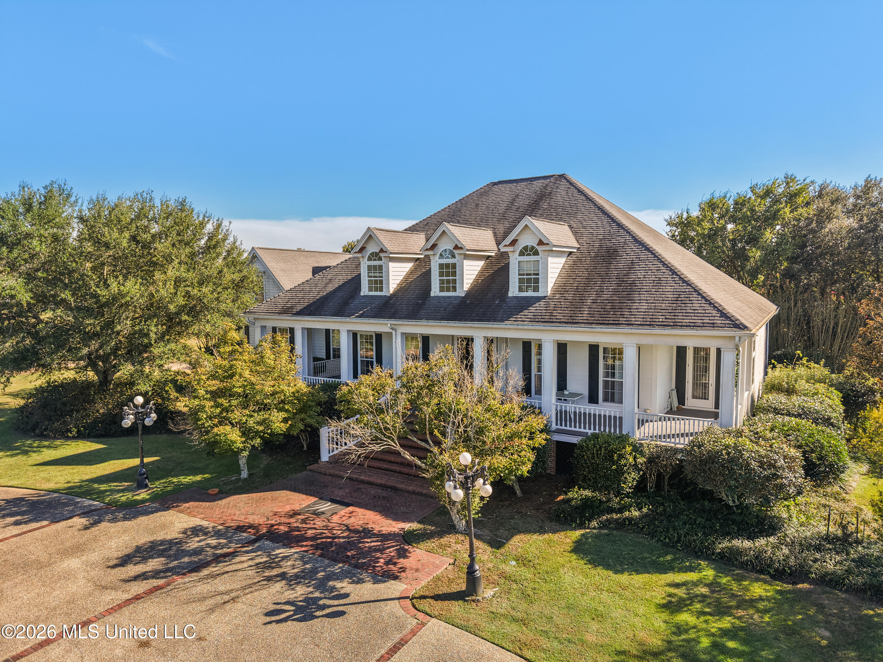 51 Oakhill Boulevard Property Photo 3