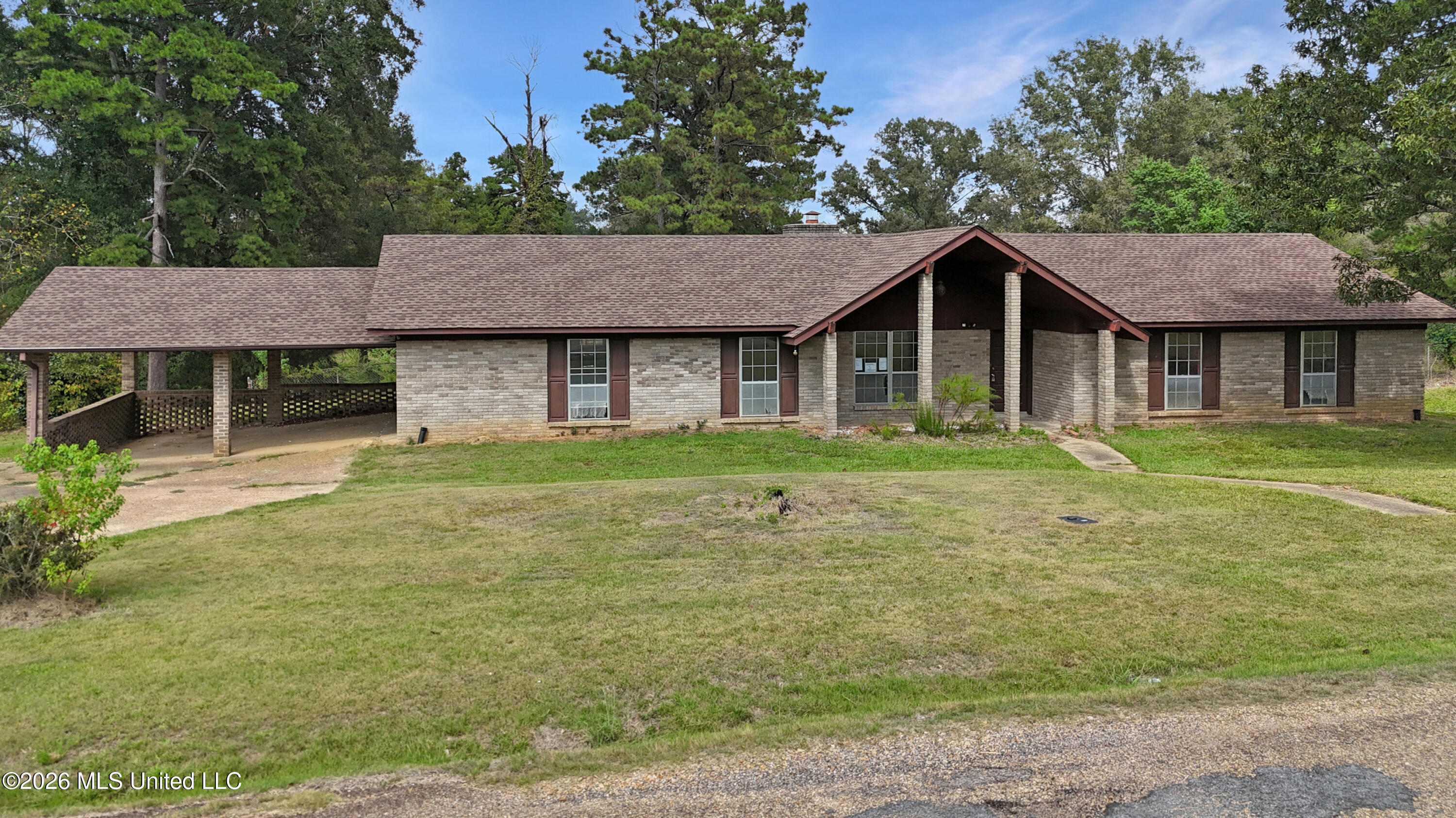 2450 S Pine Lea Drive Property Photo 1