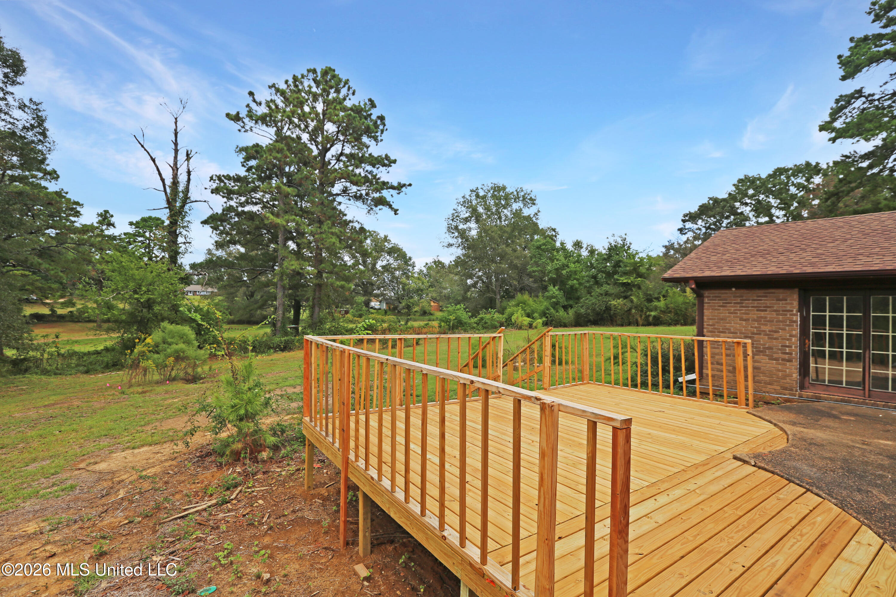 2450 S Pine Lea Drive Property Photo 2