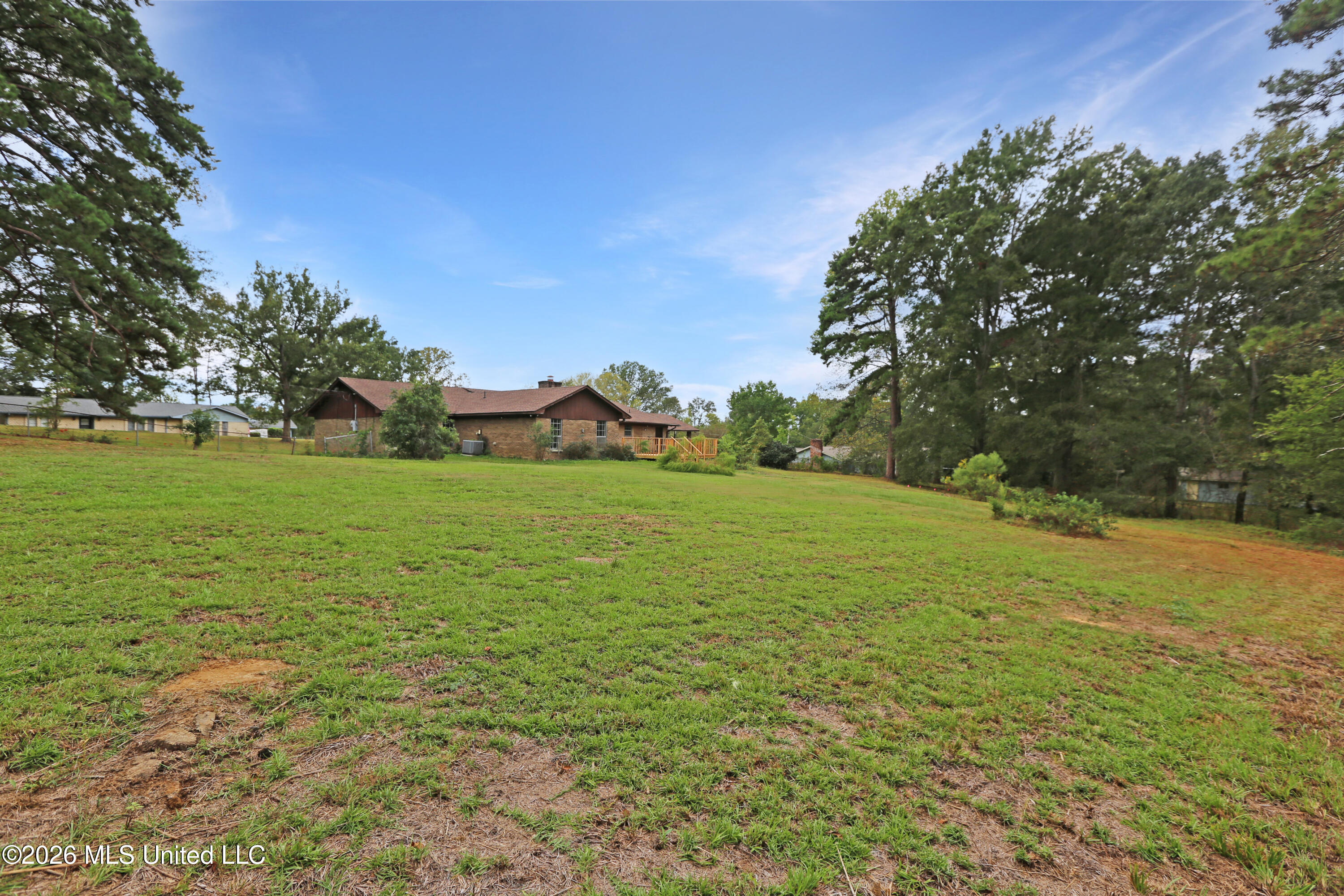 2450 S Pine Lea Drive Property Photo 3
