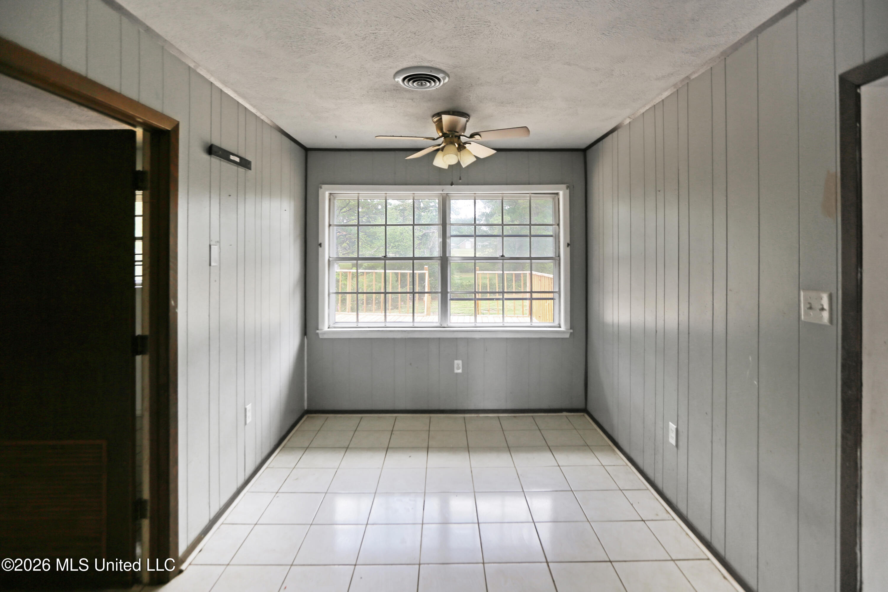 2450 S Pine Lea Drive Property Photo 12