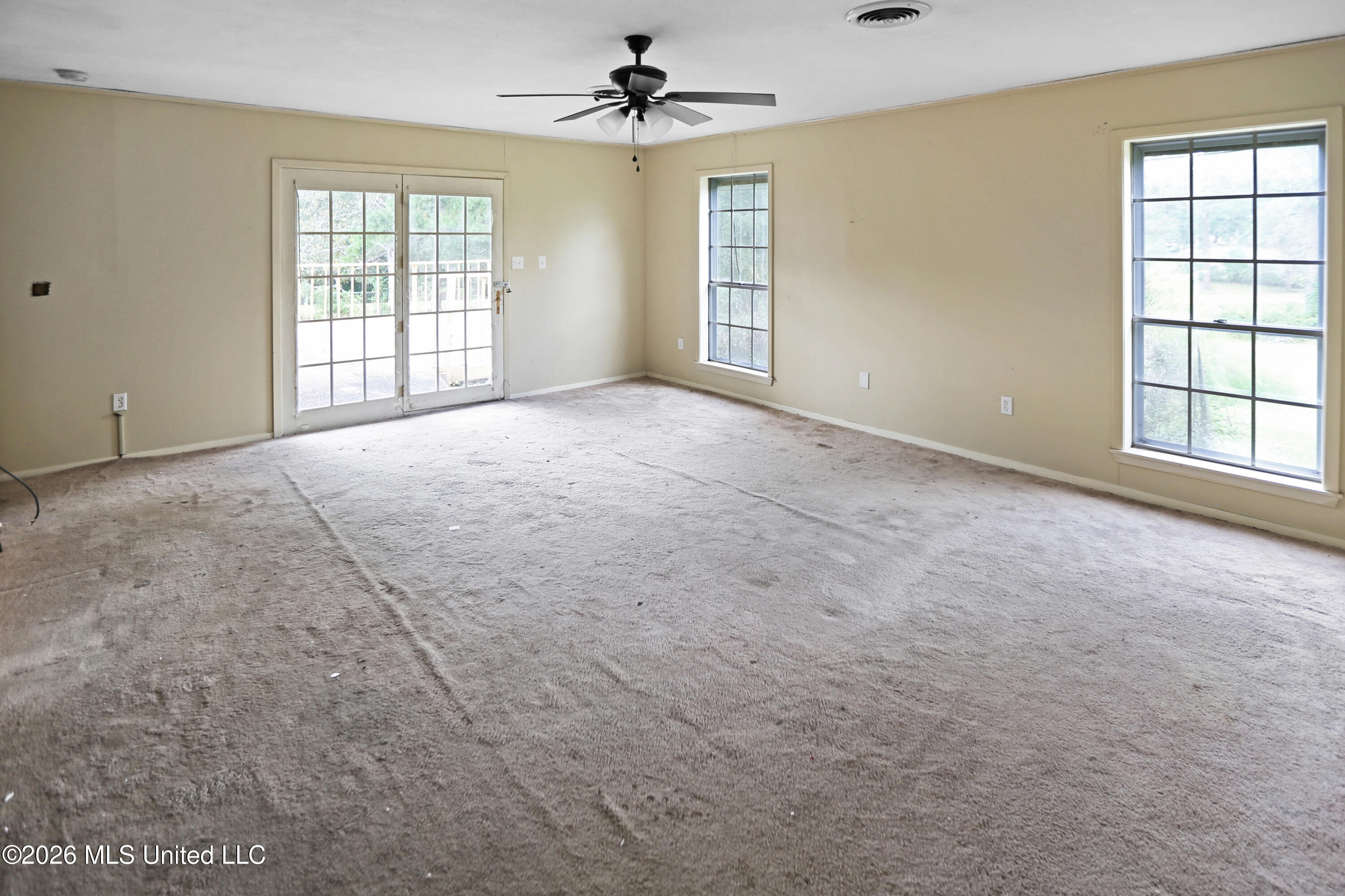 2450 S Pine Lea Drive Property Photo 15