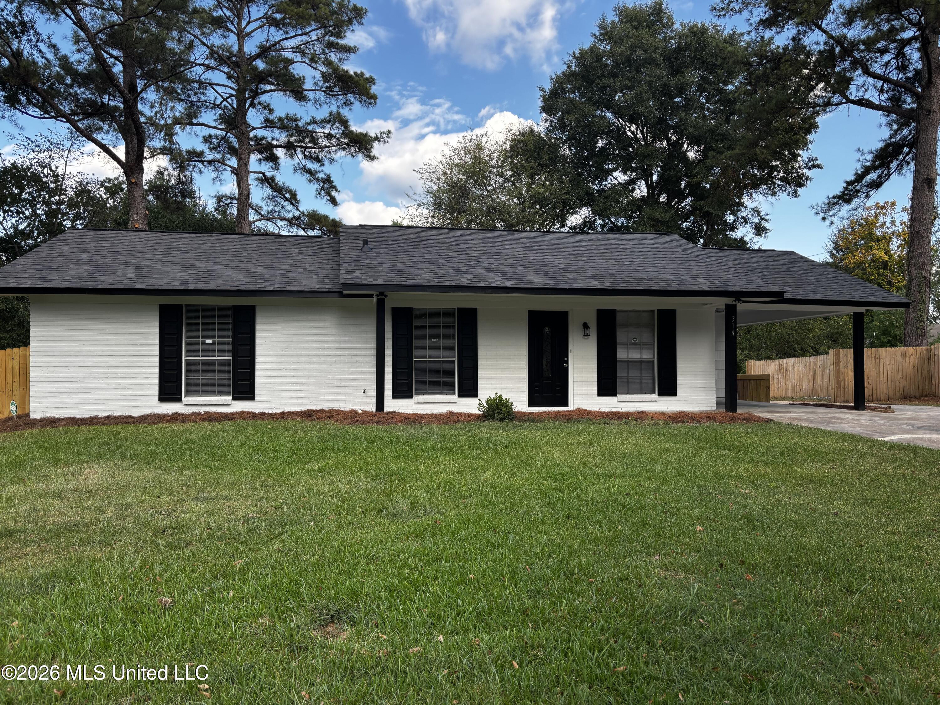 314 Southridge Drive Property Photo 1