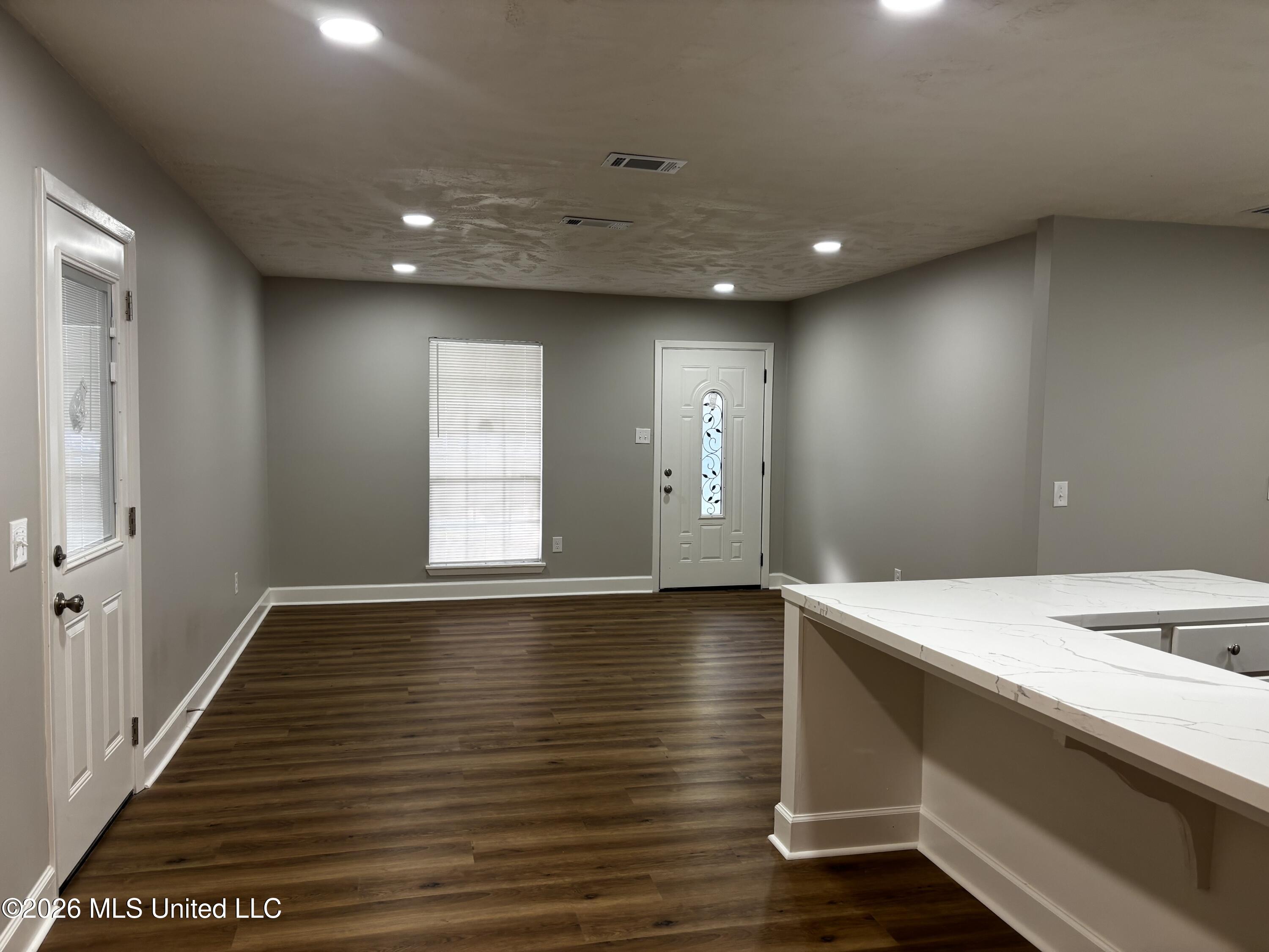 314 Southridge Drive Property Photo 2