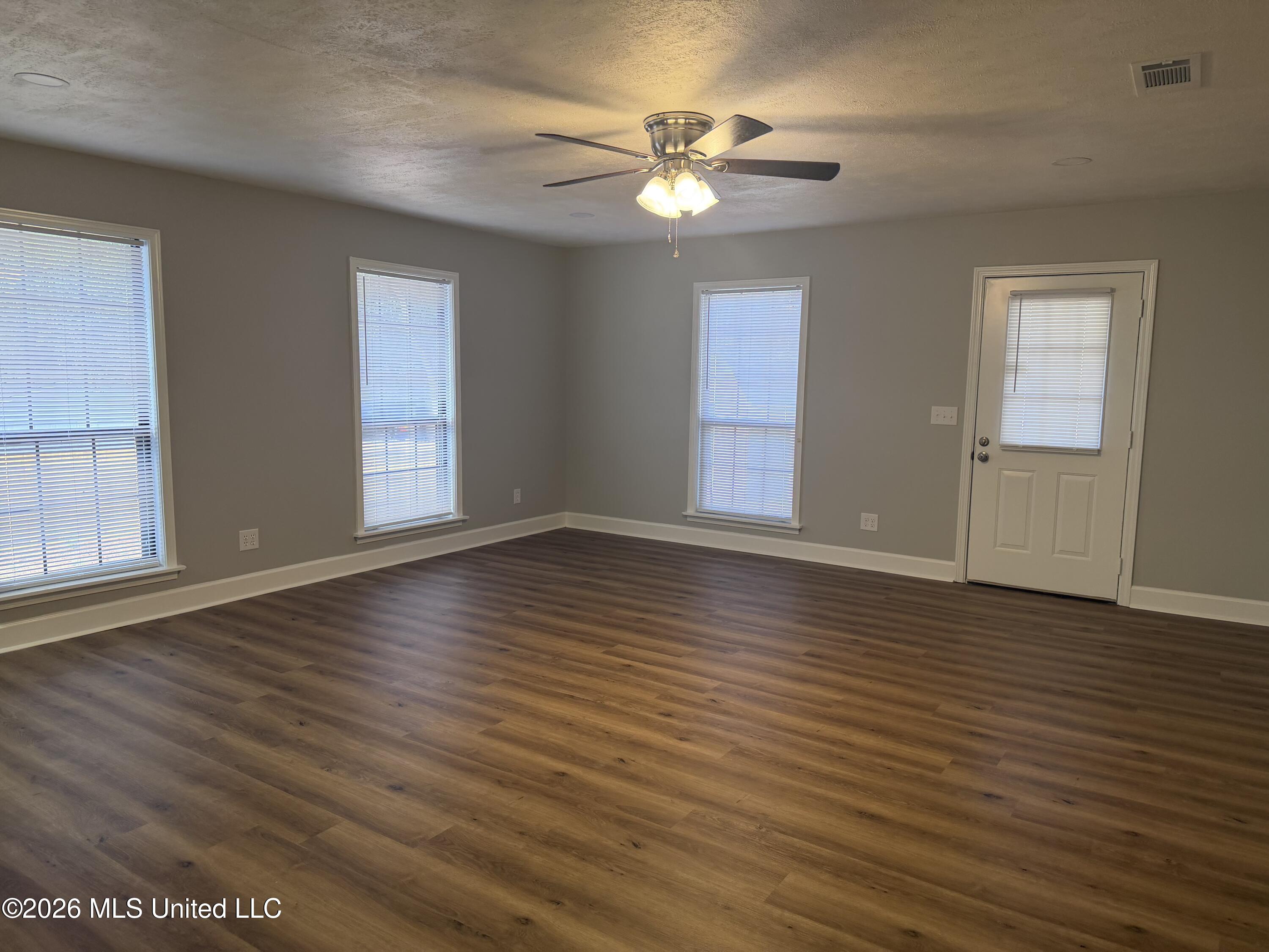 314 Southridge Drive Property Photo 4