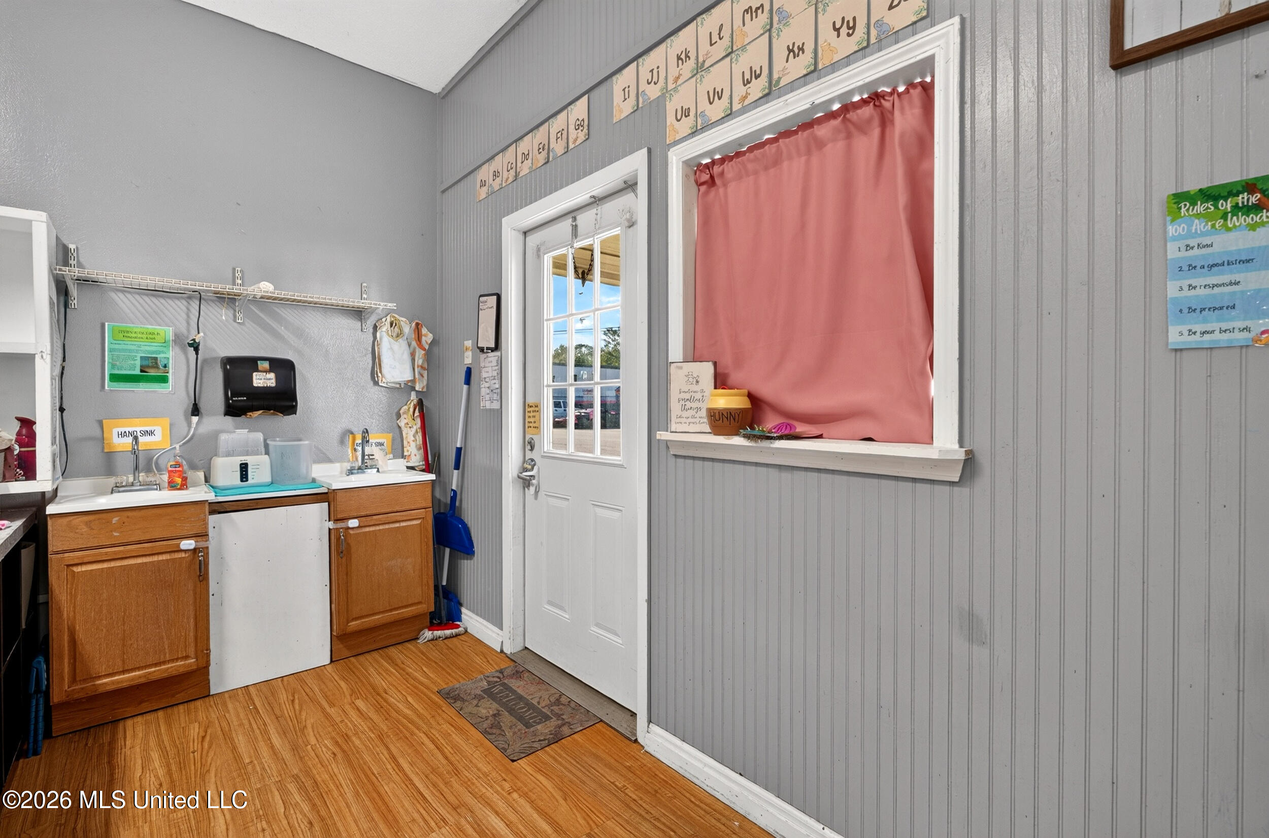 611 E Canal Street Property Photo 14