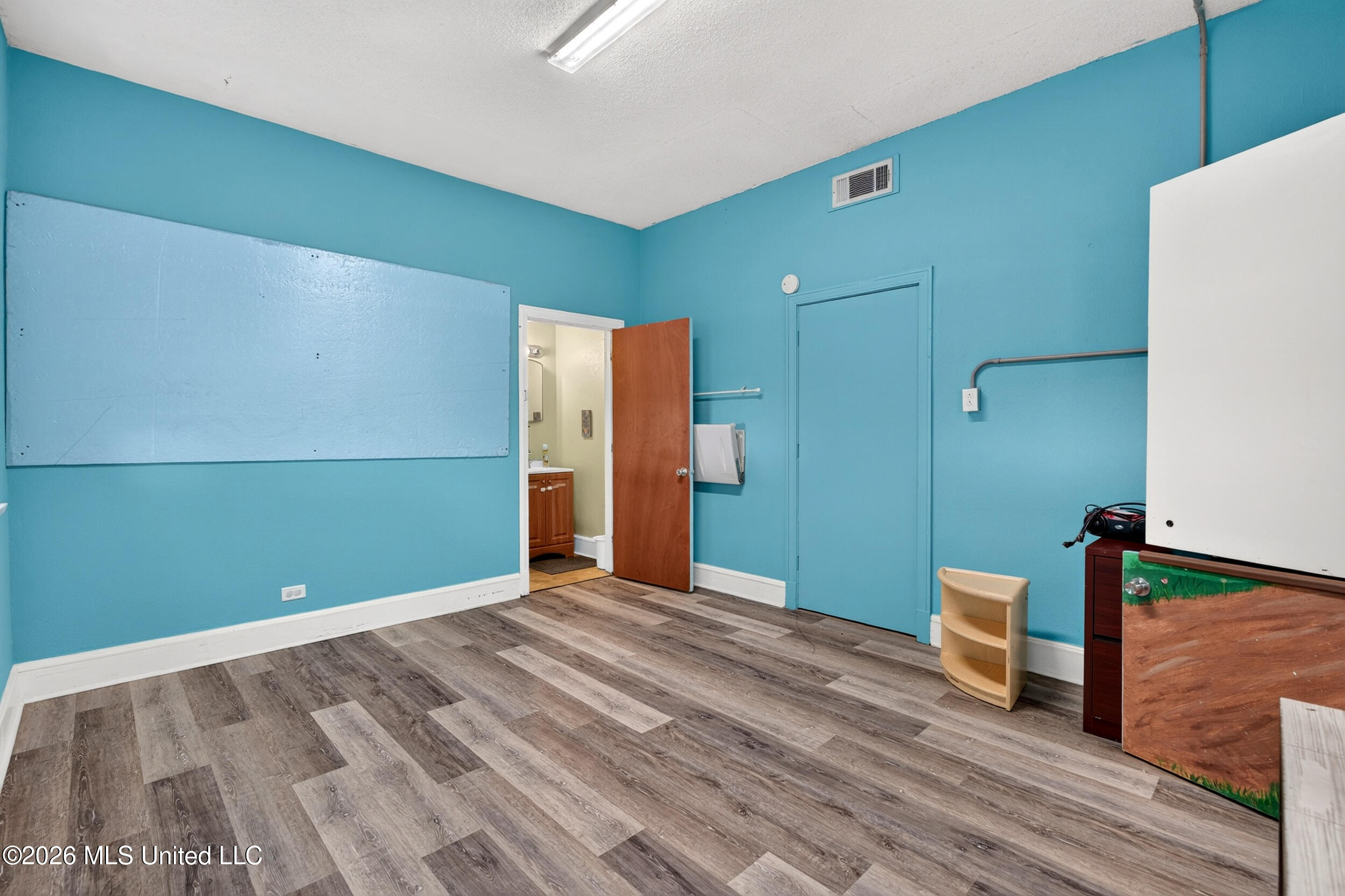 611 E Canal Street Property Photo 20