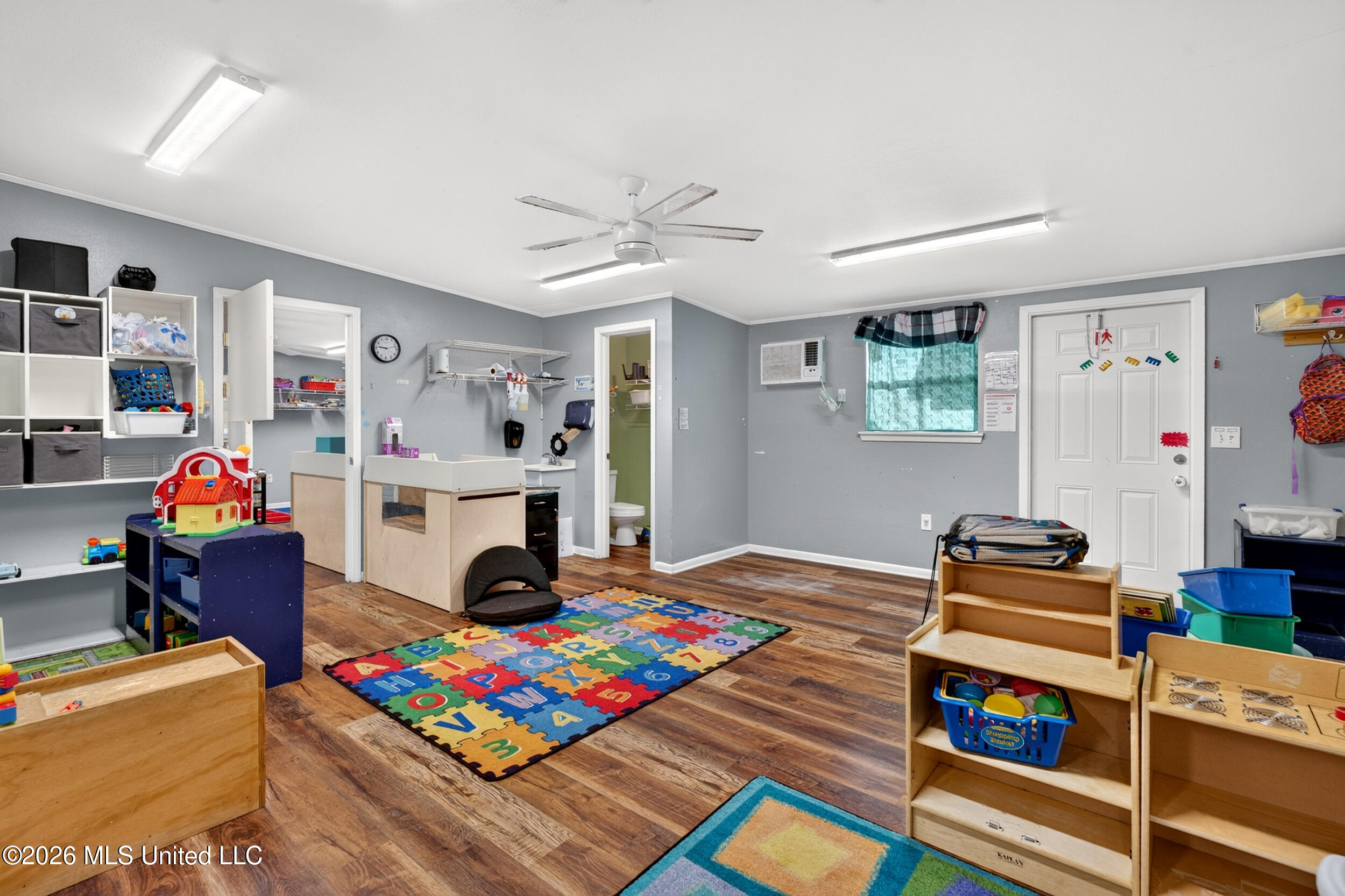 611 E Canal Street Property Photo 27