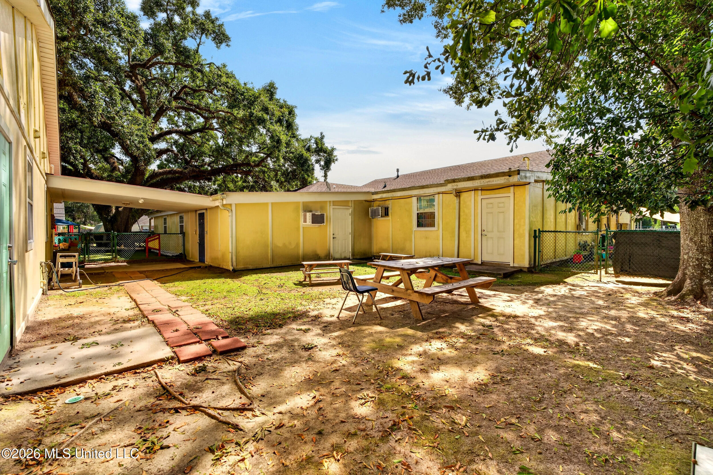 611 E Canal Street Property Photo 49