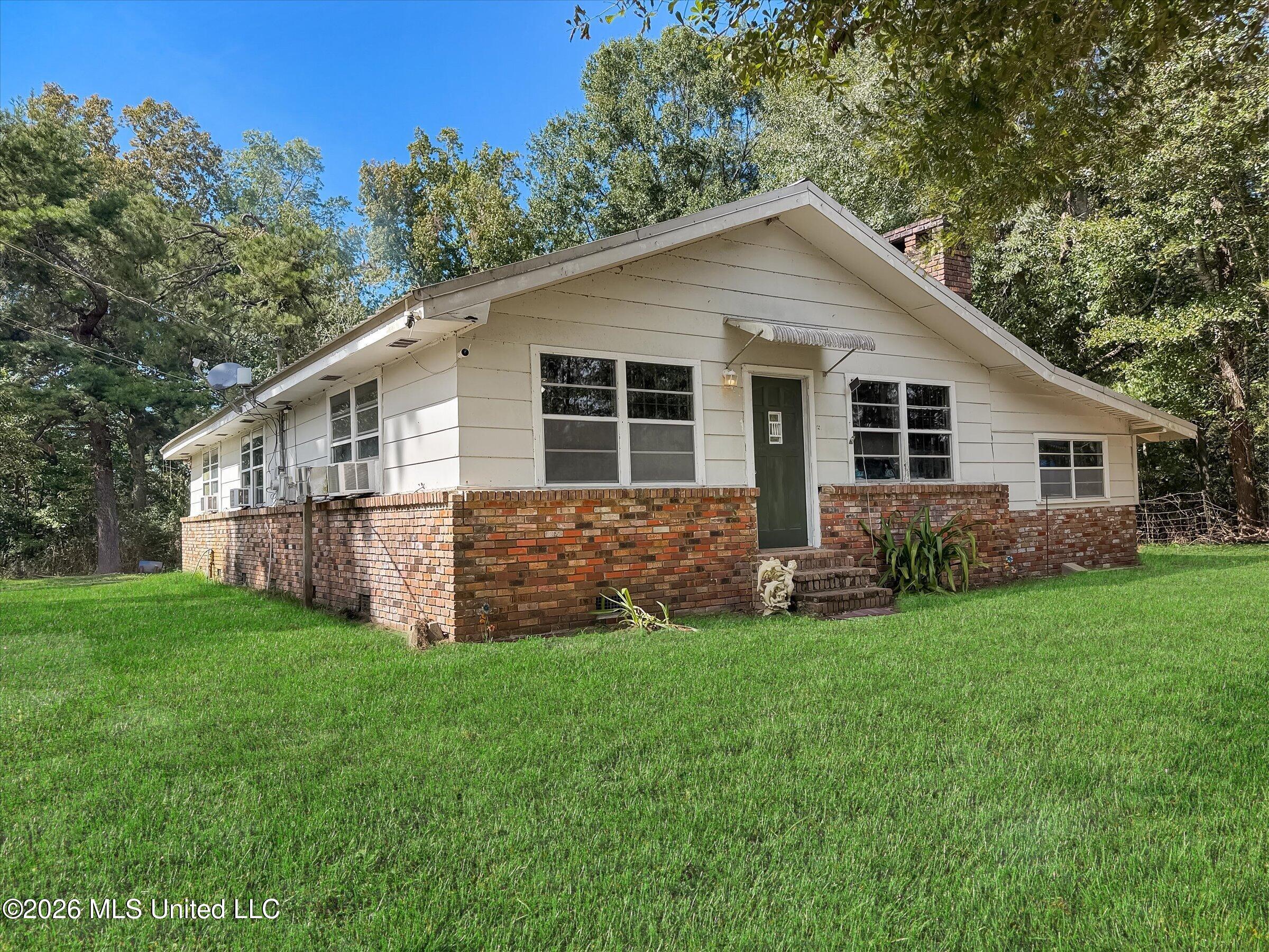 7299 Hwy 43 Property Photo 1