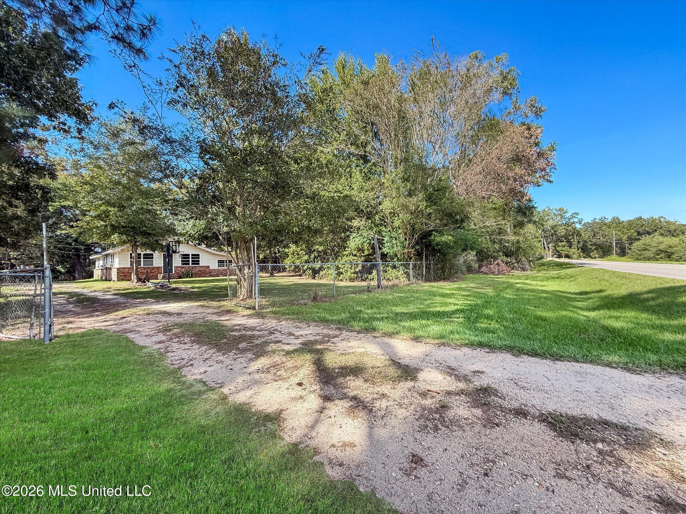 7299 Hwy 43 Property Photo 2