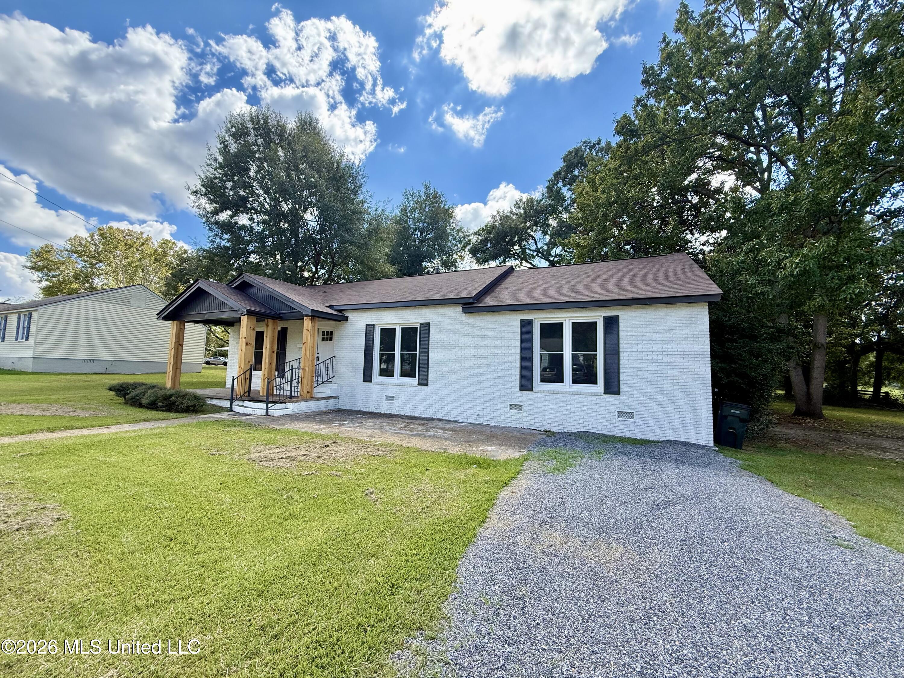 108 Lamar Street Property Photo 2