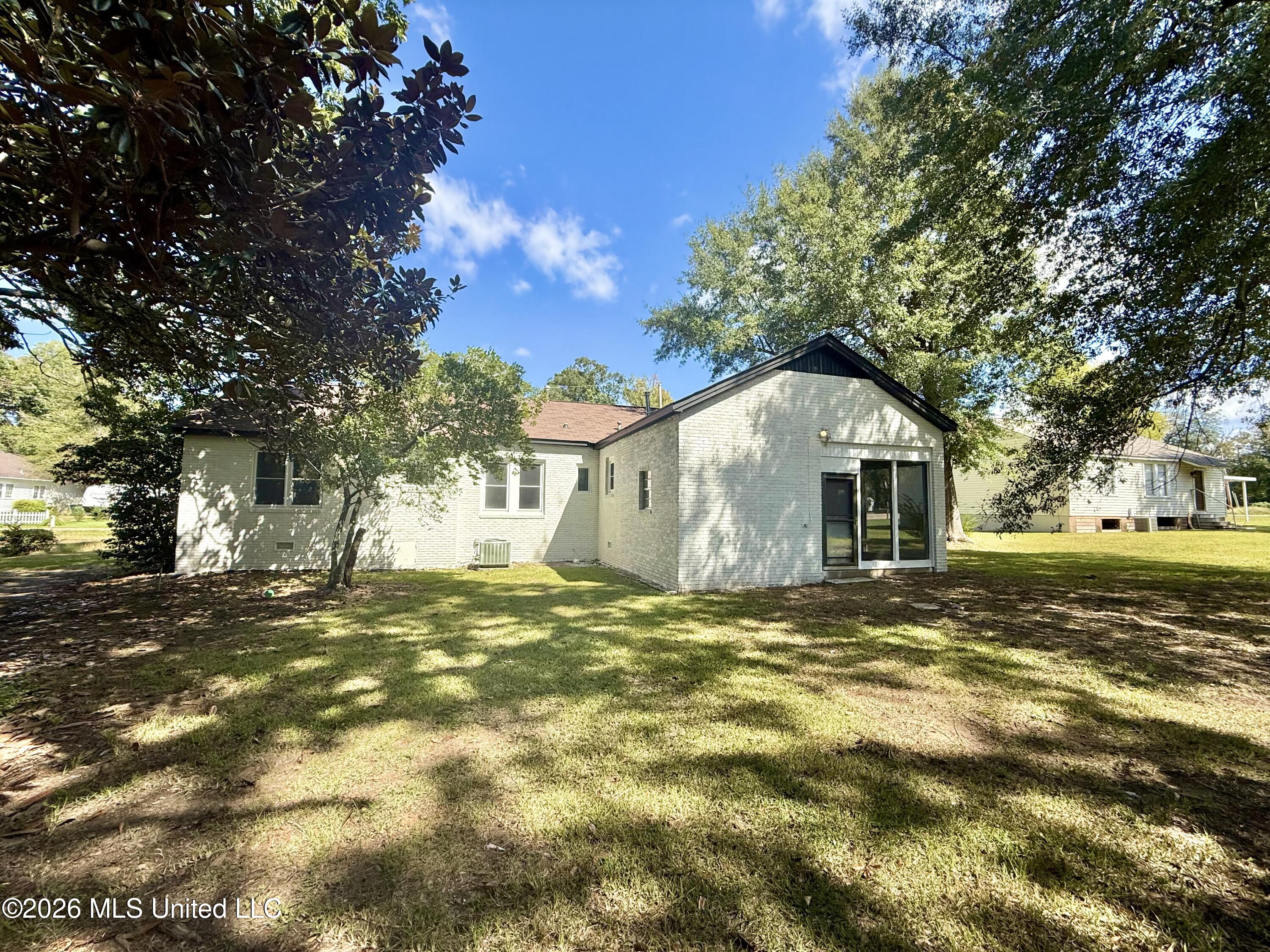 108 Lamar Street Property Photo 8