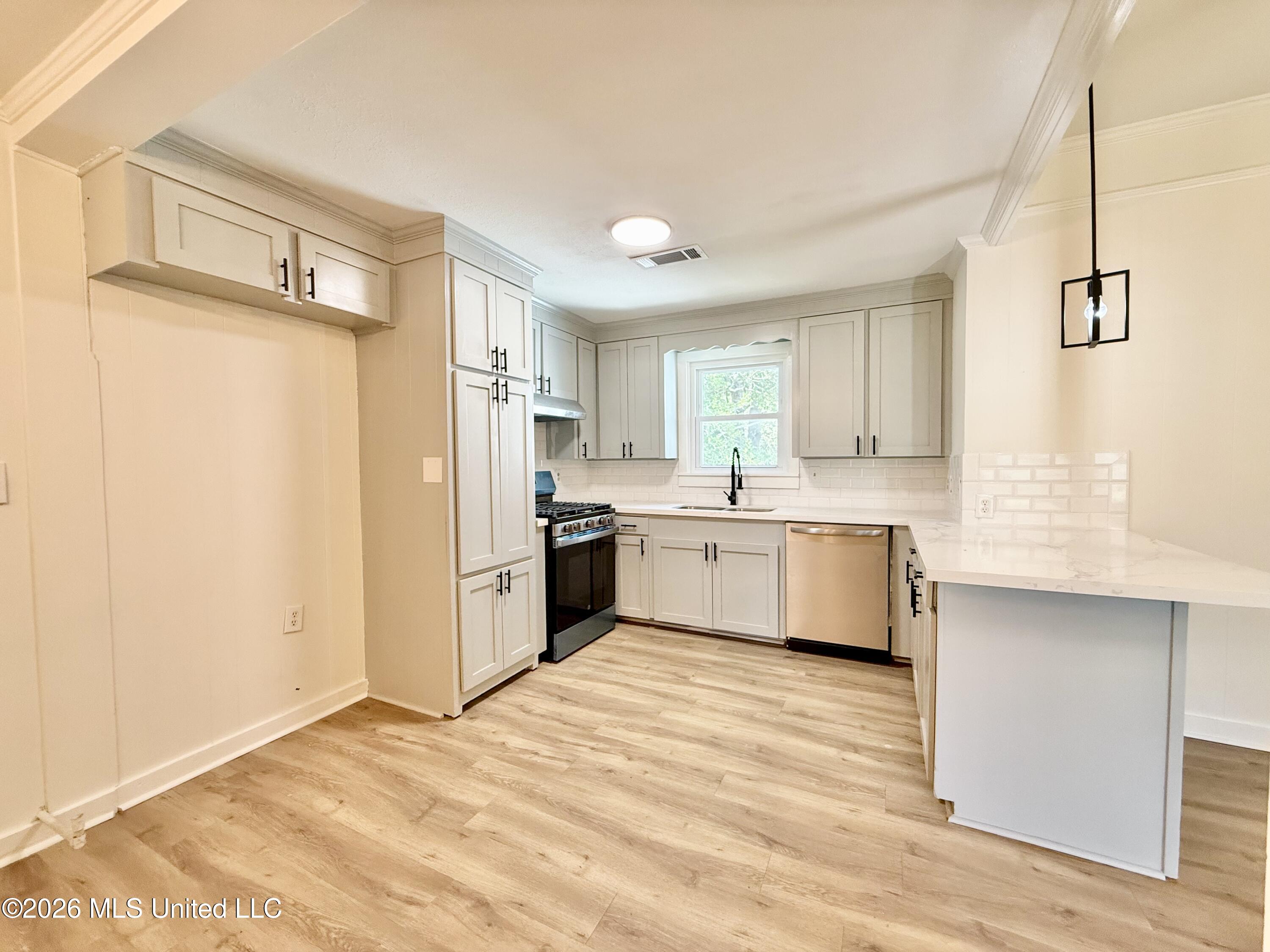 108 Lamar Street Property Photo 20