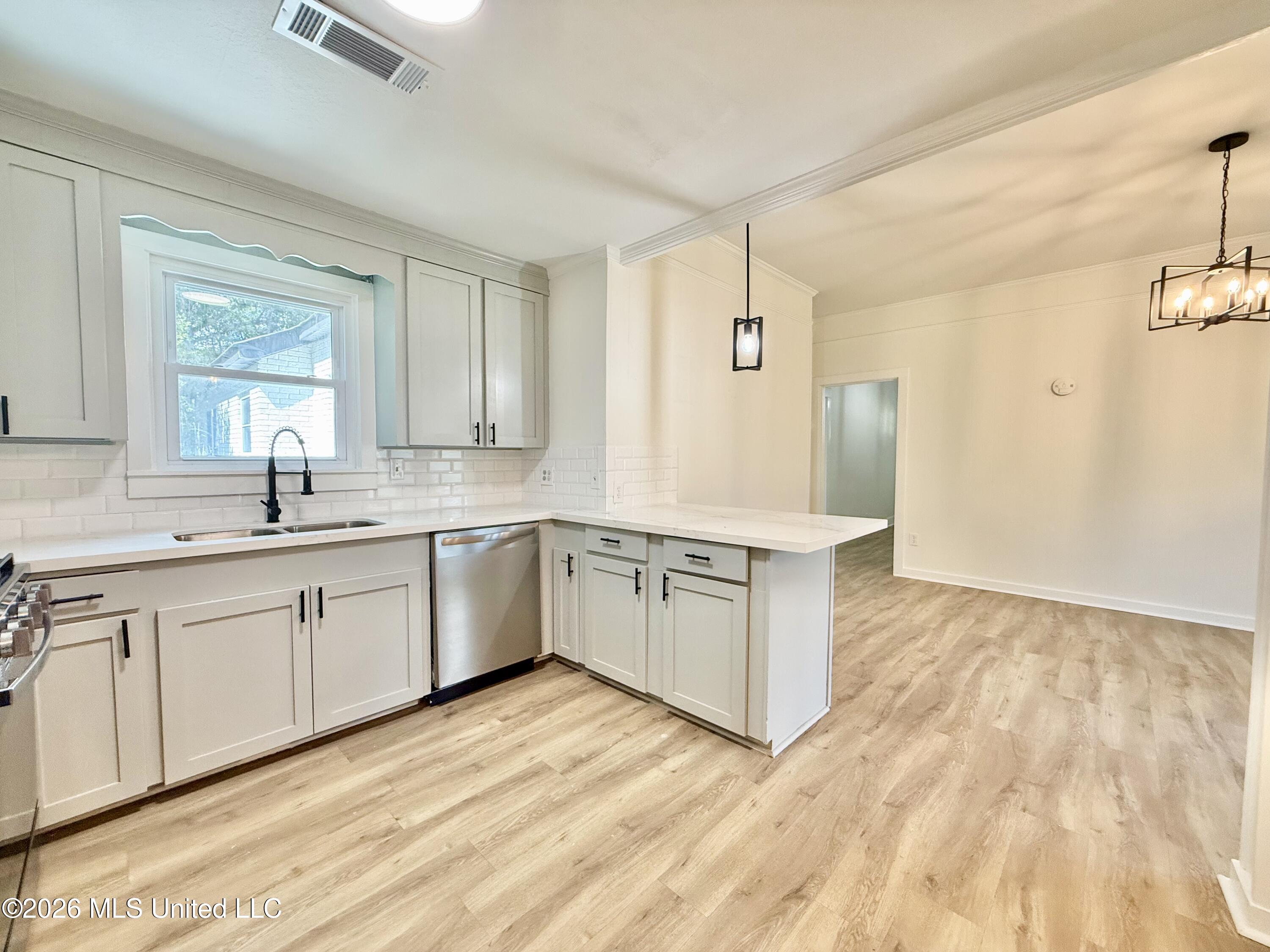 108 Lamar Street Property Photo 21