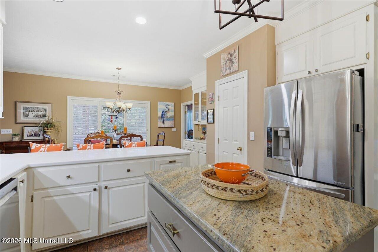 411 Eastpointe Cove Property Photo 15