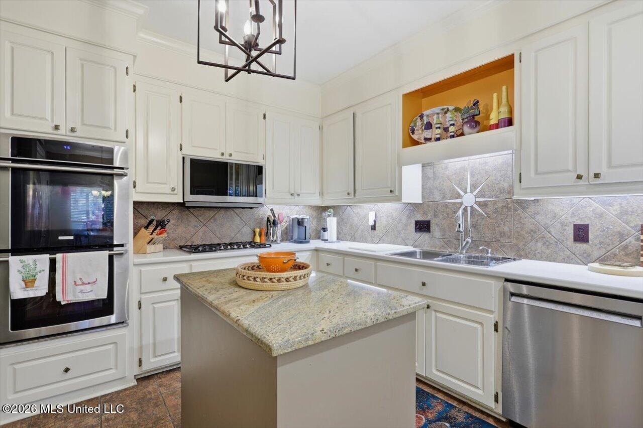 411 Eastpointe Cove Property Photo 16