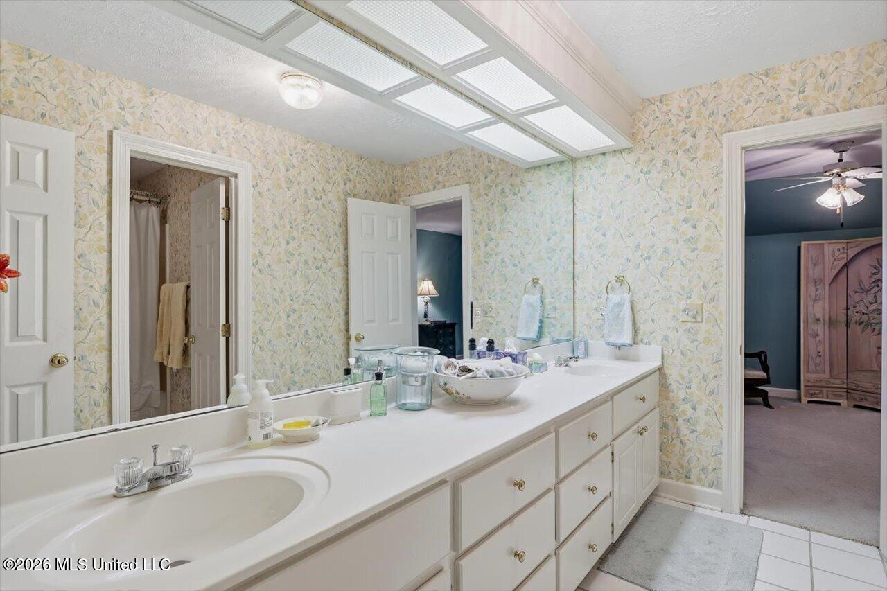 411 Eastpointe Cove Property Photo 27