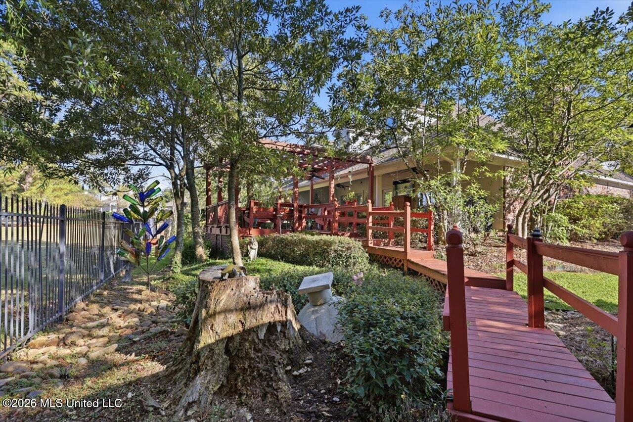 411 Eastpointe Cove Property Photo 32