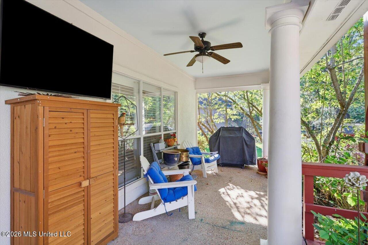 411 Eastpointe Cove Property Photo 33