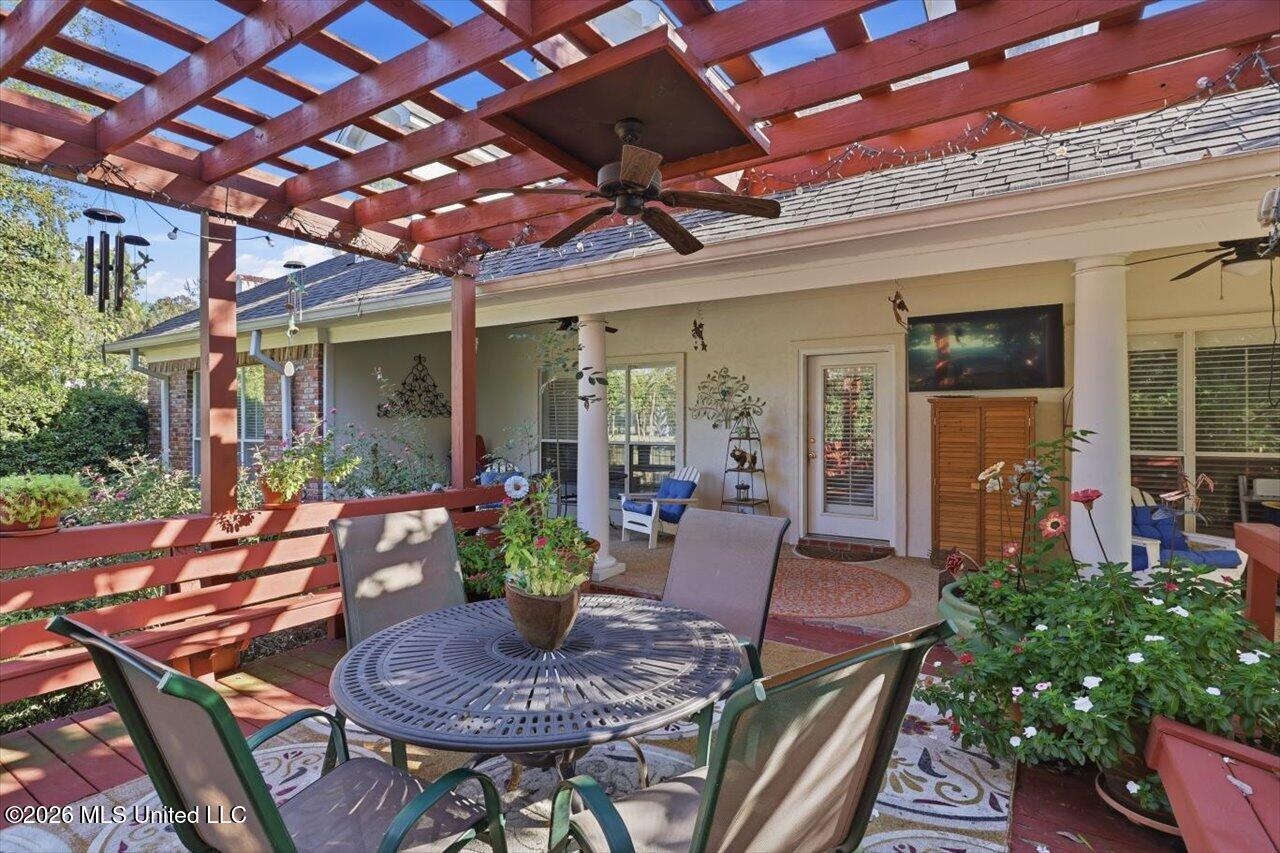 411 Eastpointe Cove Property Photo 35
