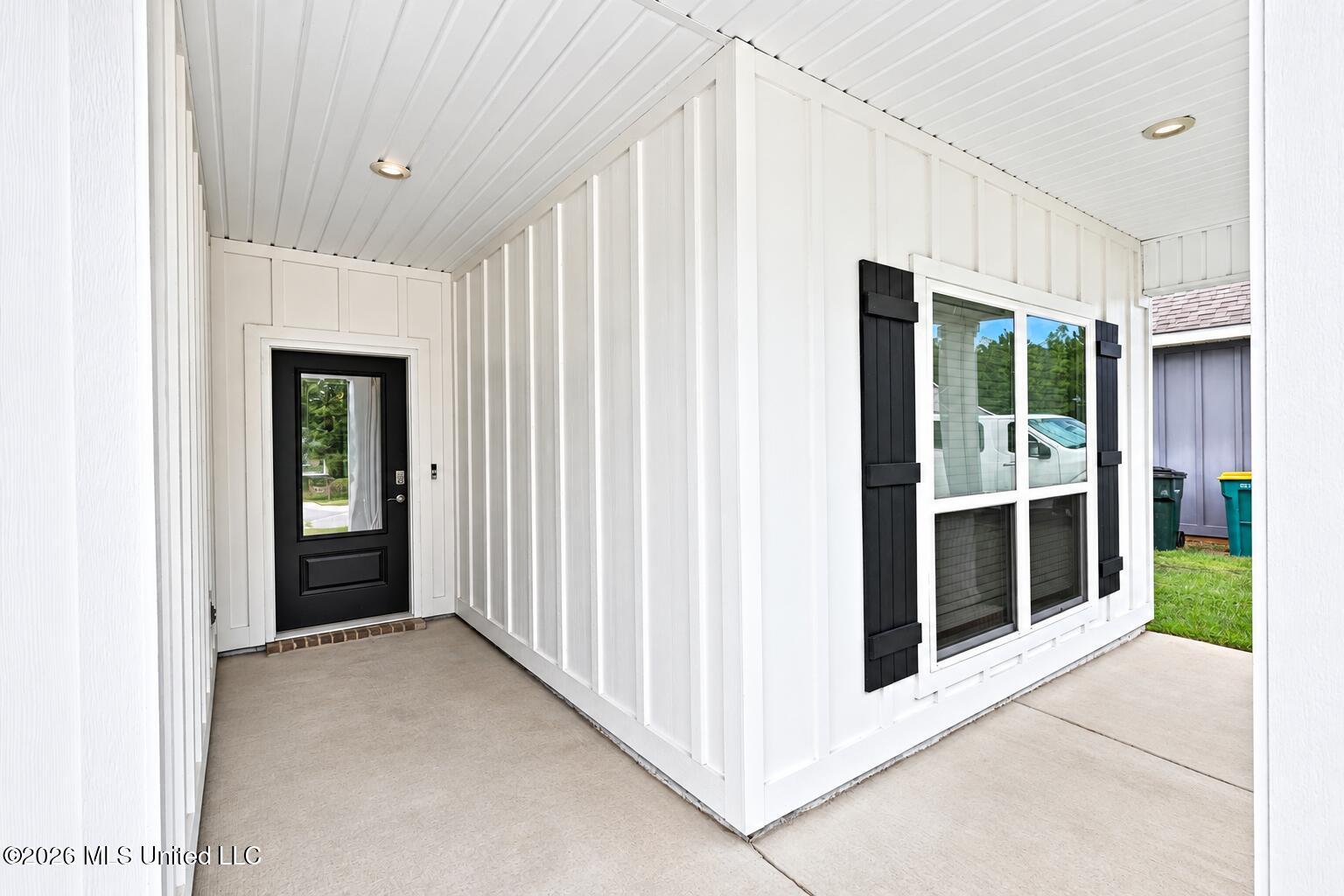 7749 Coral Lane Property Photo 4