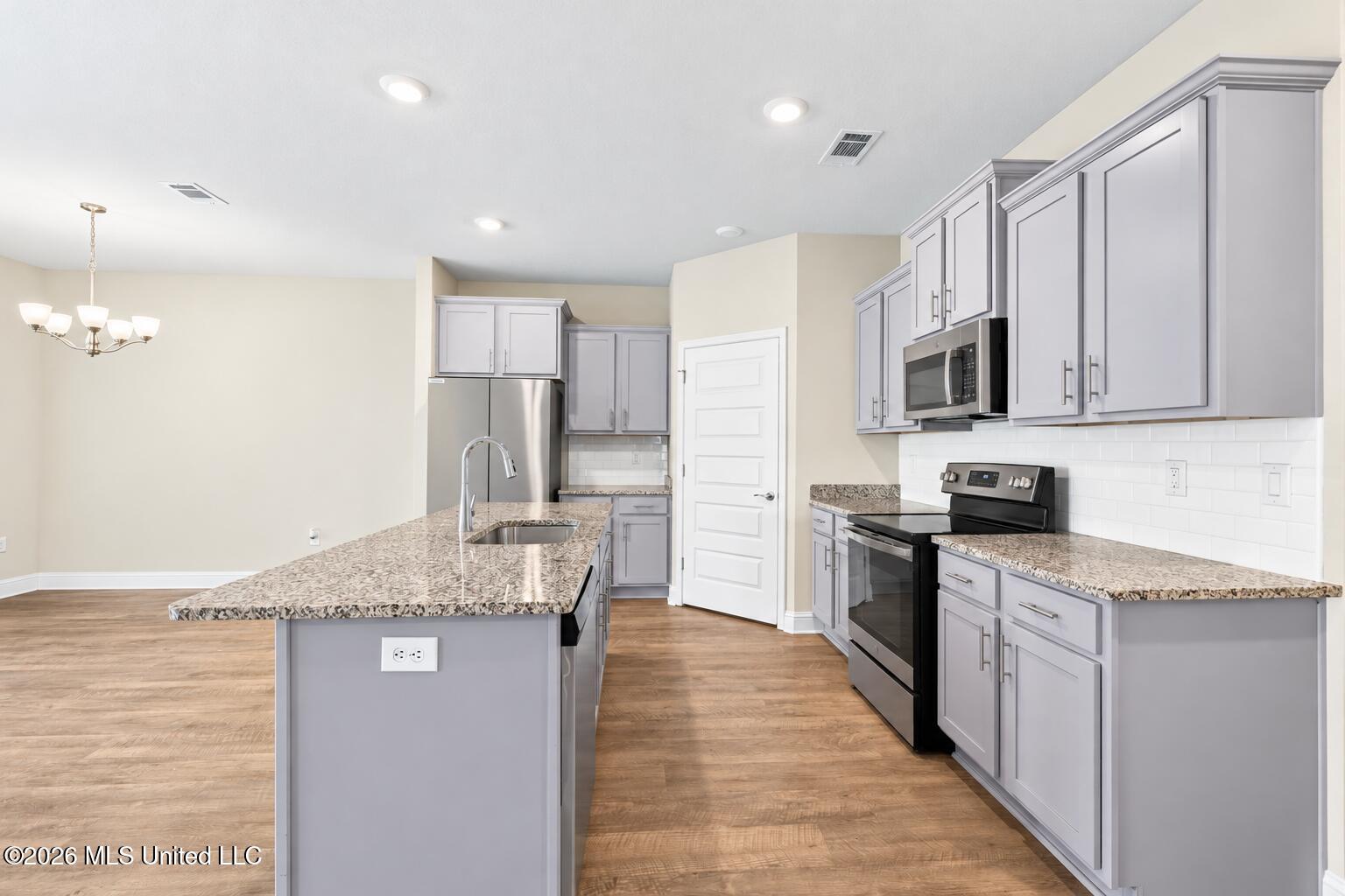 7749 Coral Lane Property Photo 7